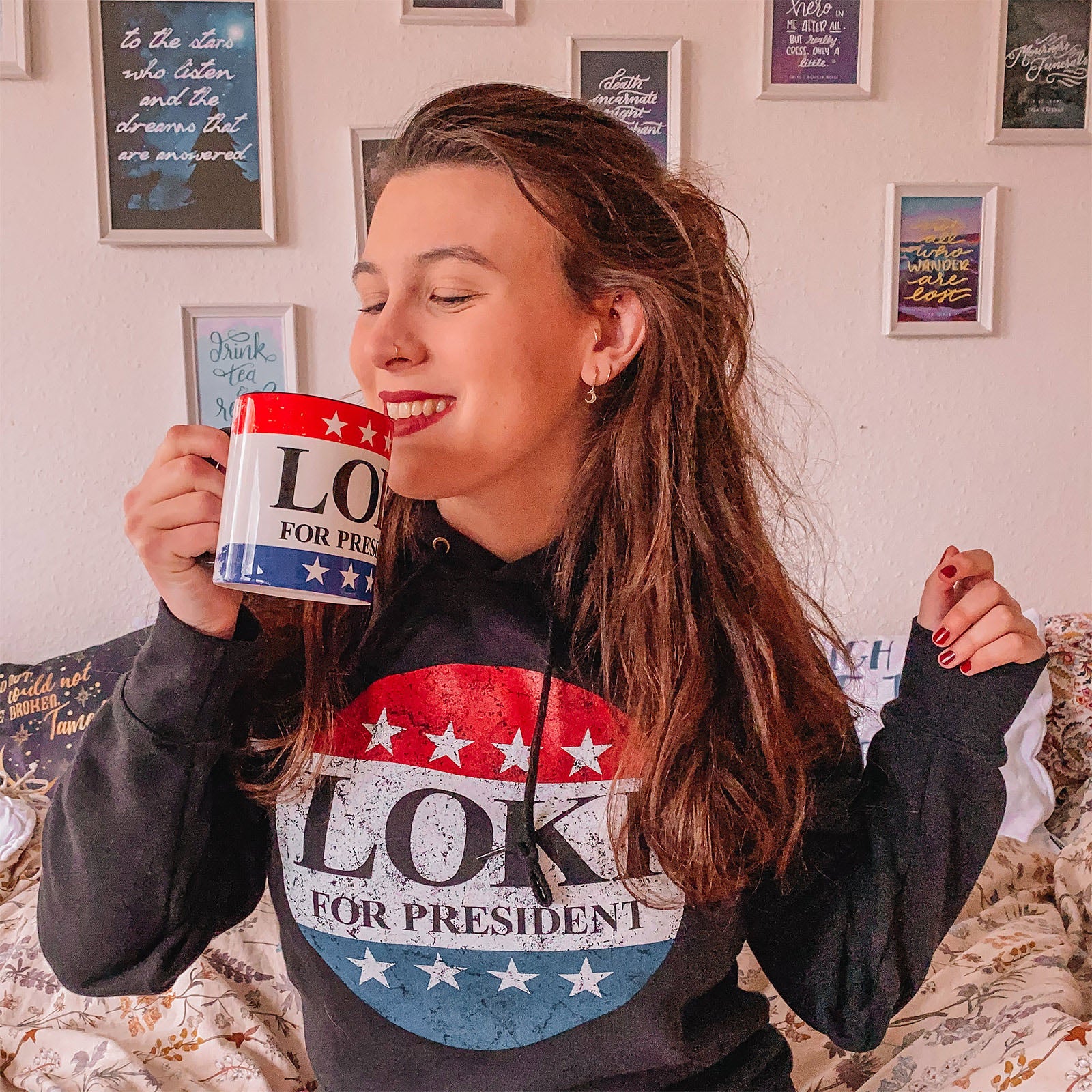 Zdjęcie produktu Bluza z kapturem For President dla fanów Lokiego czarna