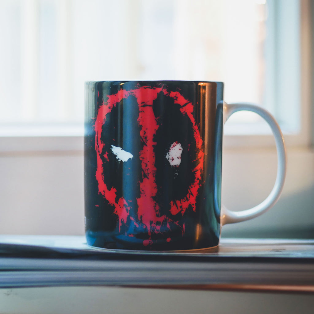 Zdjęcie produktu Deadpool - Kubek Splatter Logo