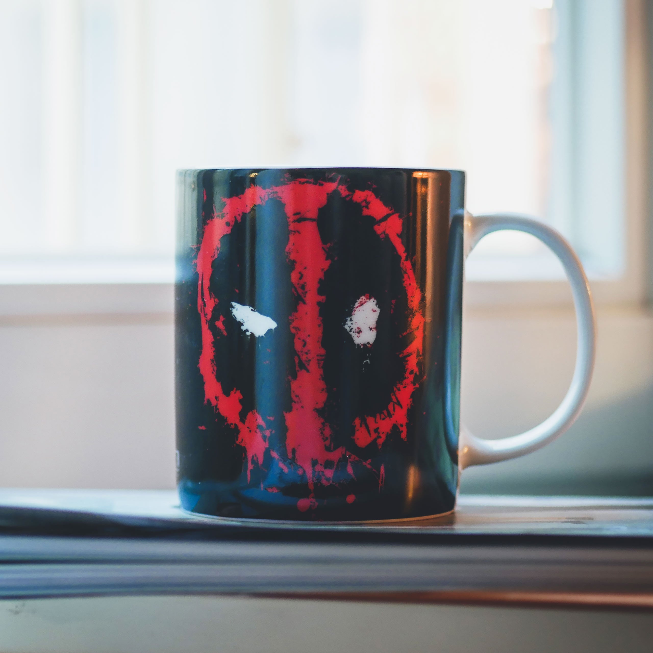 Zdjęcie produktu Deadpool - Kubek Splatter Logo