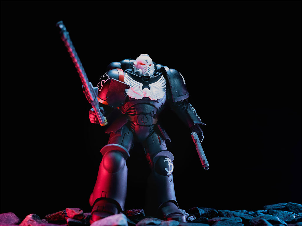 Zdjęcie produktu Warhammer 40k - Raven Guard Weteran Sierżant Figurka Akcji 18,5 cm