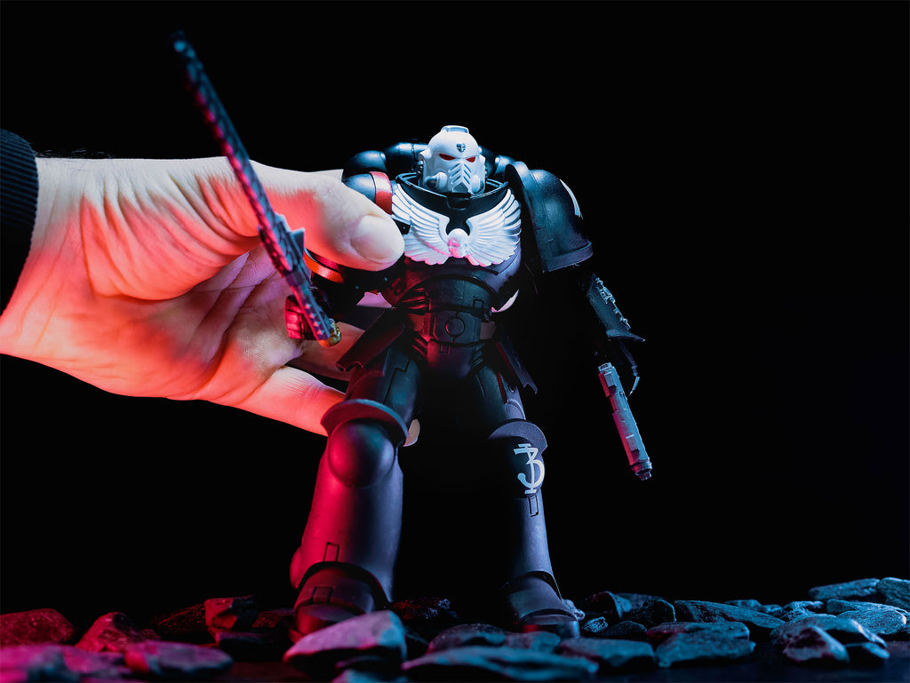 Zdjęcie produktu Warhammer 40k - Raven Guard Weteran Sierżant Figurka Akcji 18,5 cm