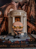 Zdjęcie produktu Harry Potter - Bank Gringotta z Griphookiem Funko Pop Diorama