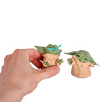 Zdjęcie produktu The Child z żabą i w pozie mocy Mini-Figurki Zestaw - Star Wars The Mandalorian