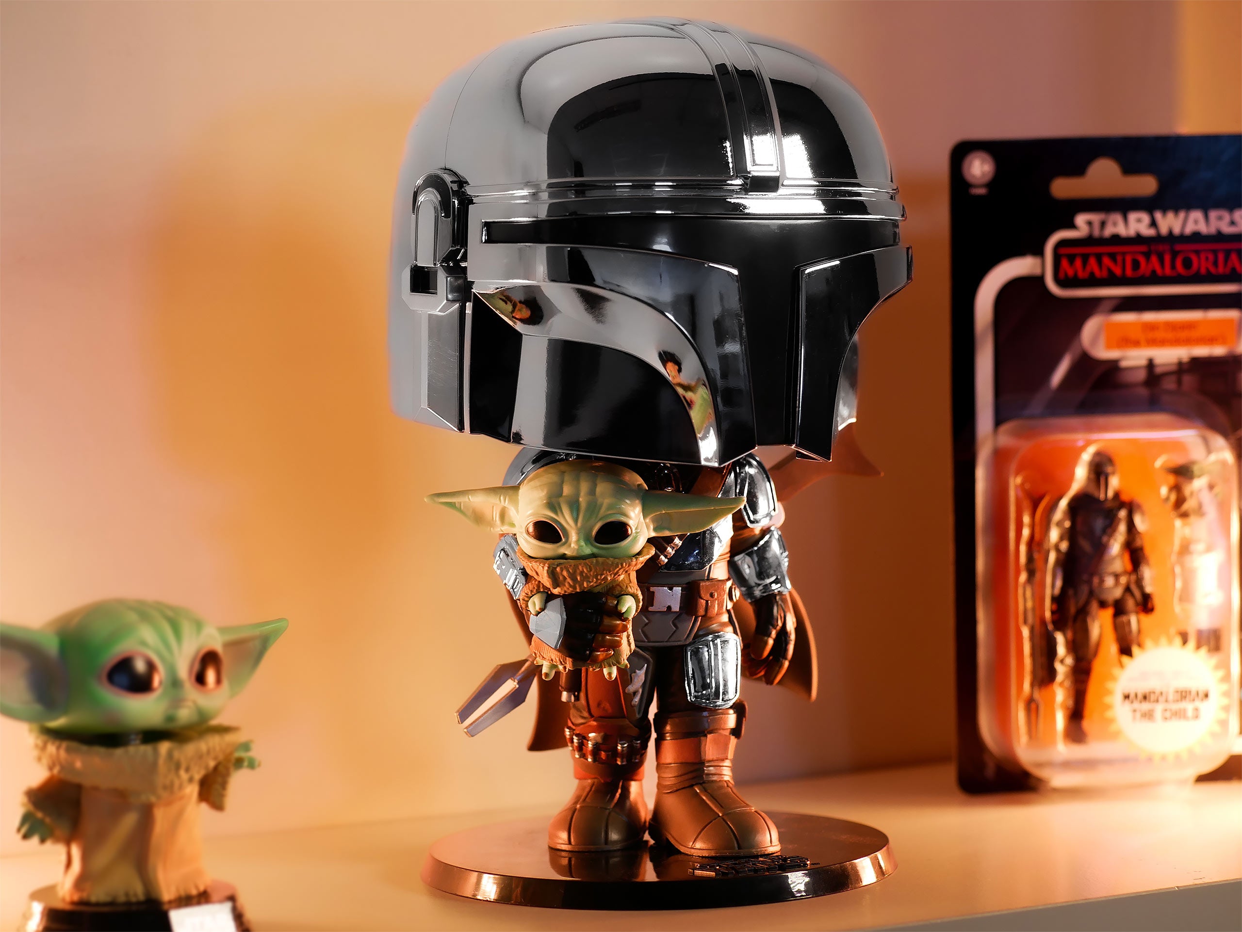 Zdjęcie produktu Mandalorian Chrome Funko Pop figurka z kiwającą głową 26 cm - Star Wars