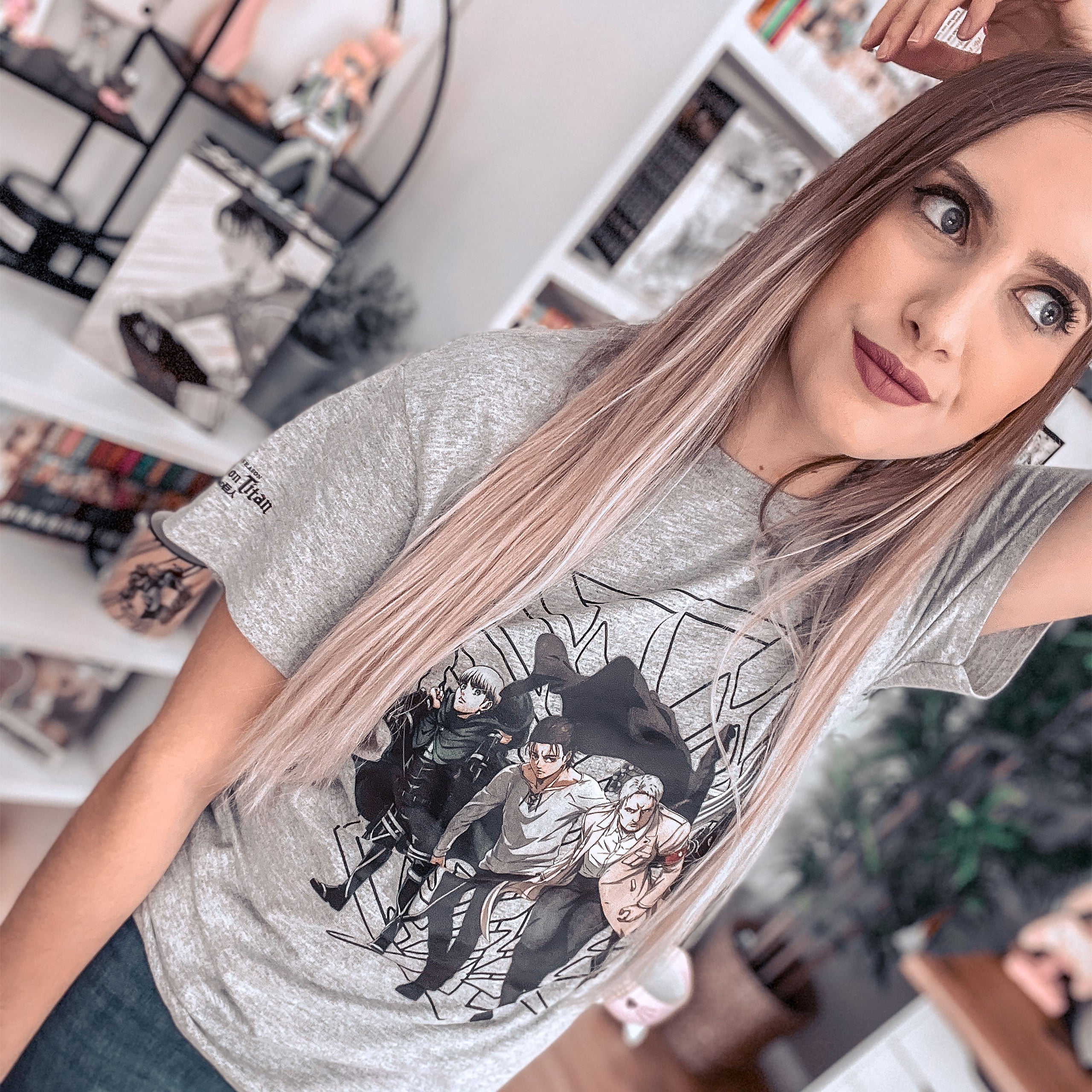 Zdjęcie produktu Attack on Titan - Koszulka Grupa szara
