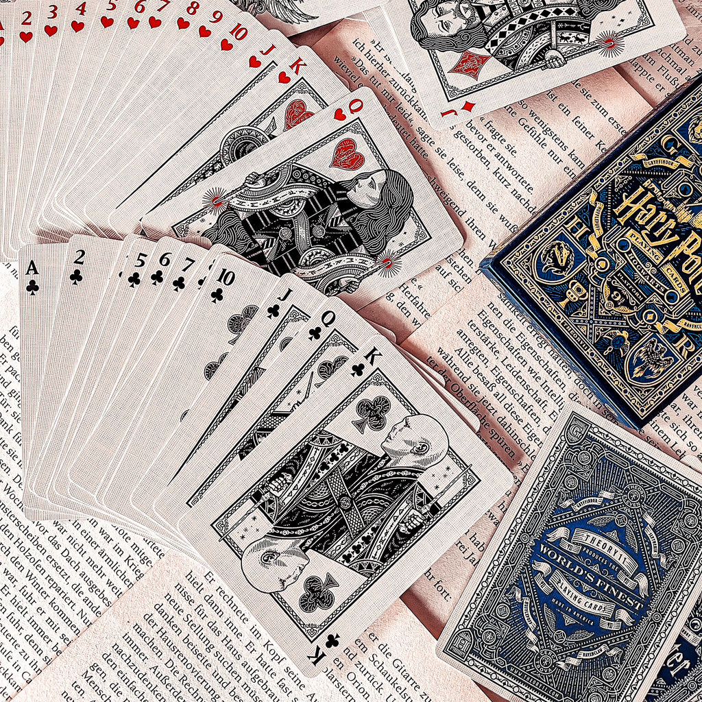 Zdjęcie produktu Harry Potter - Ravenclaw Gra Karciana Edycja Deluxe