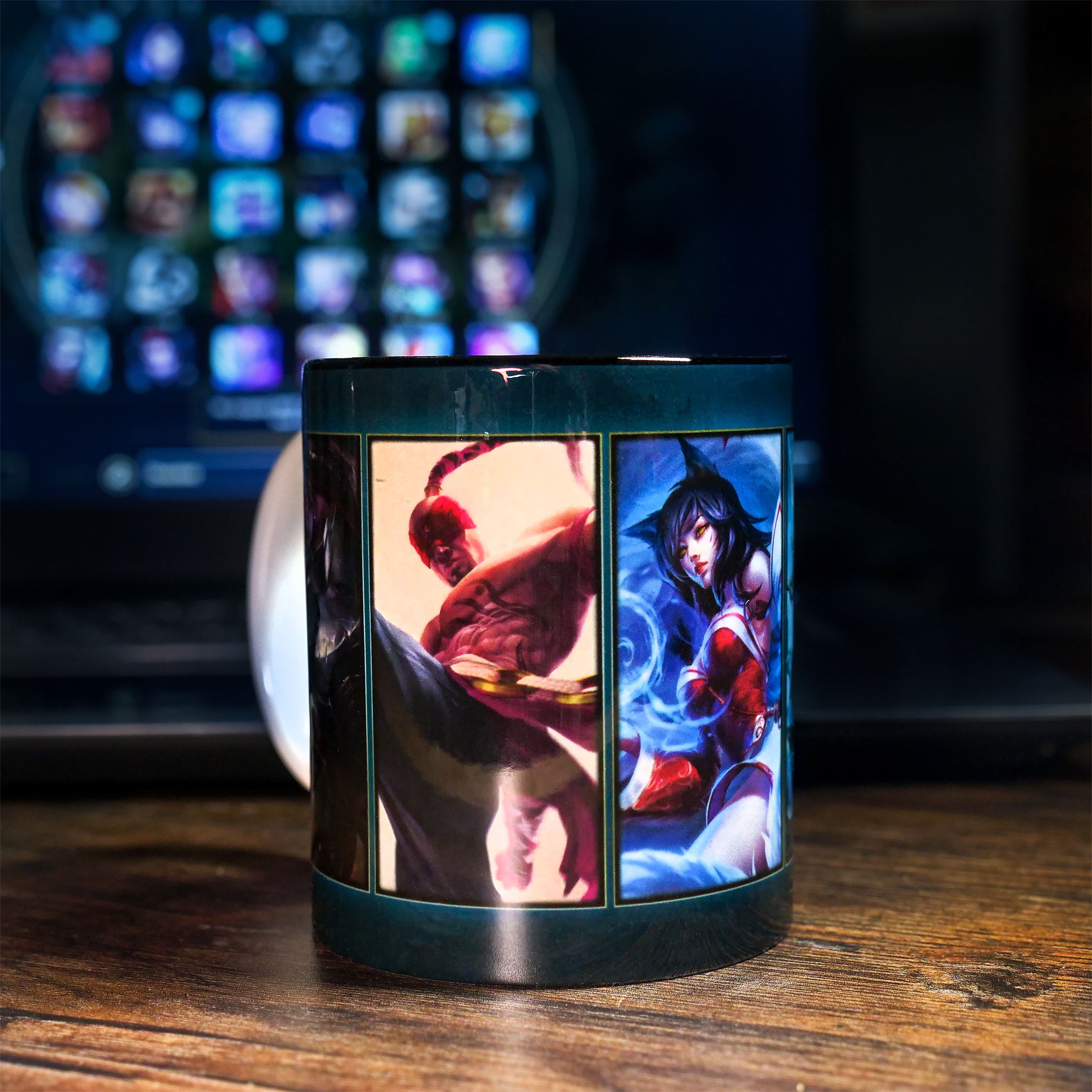 Zdjęcie produktu League of Legends - Kubek Champions