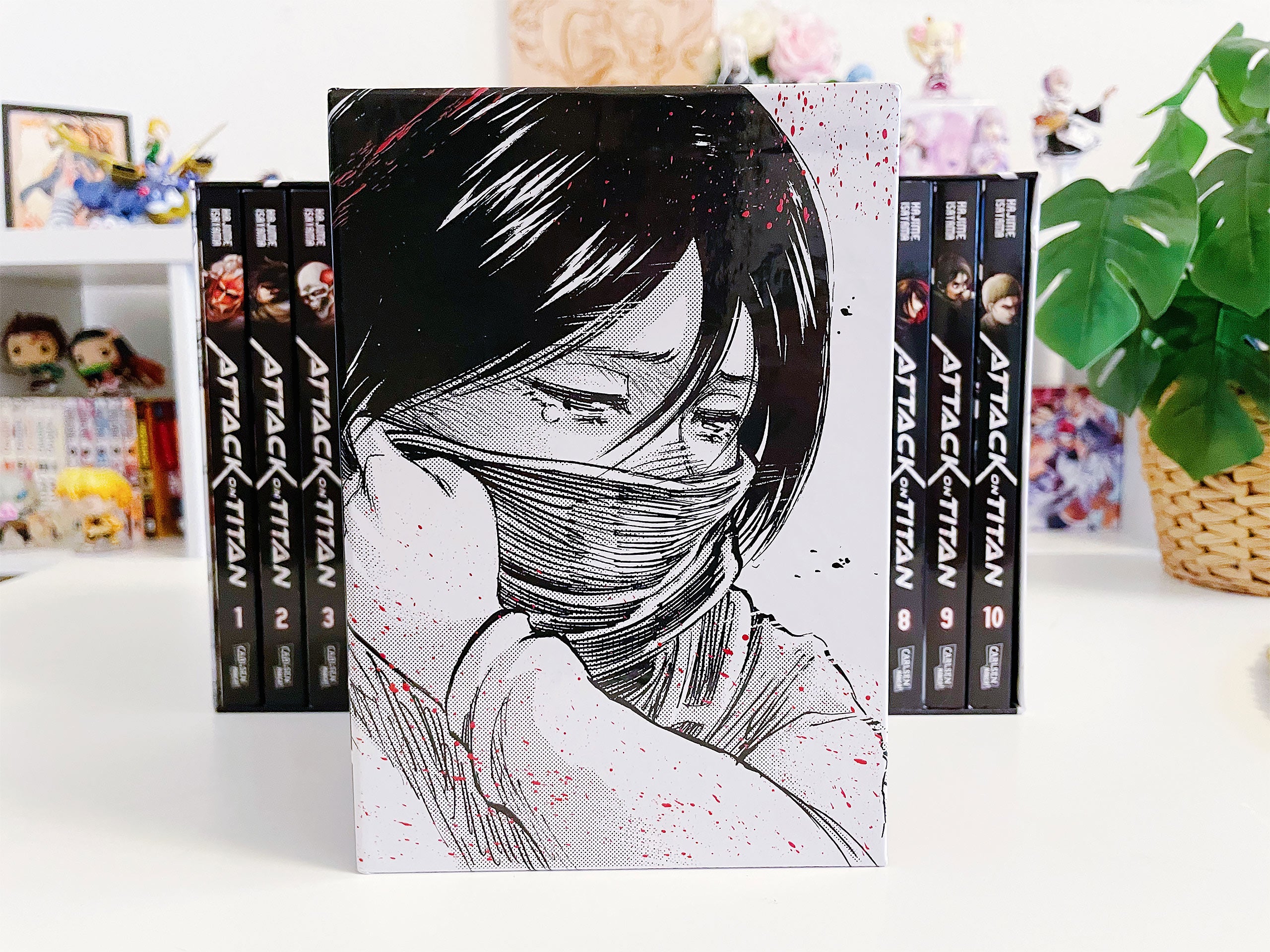Zdjęcie produktu Attack on Titan - Kolekcjonerskie pudełko tomy 11-15