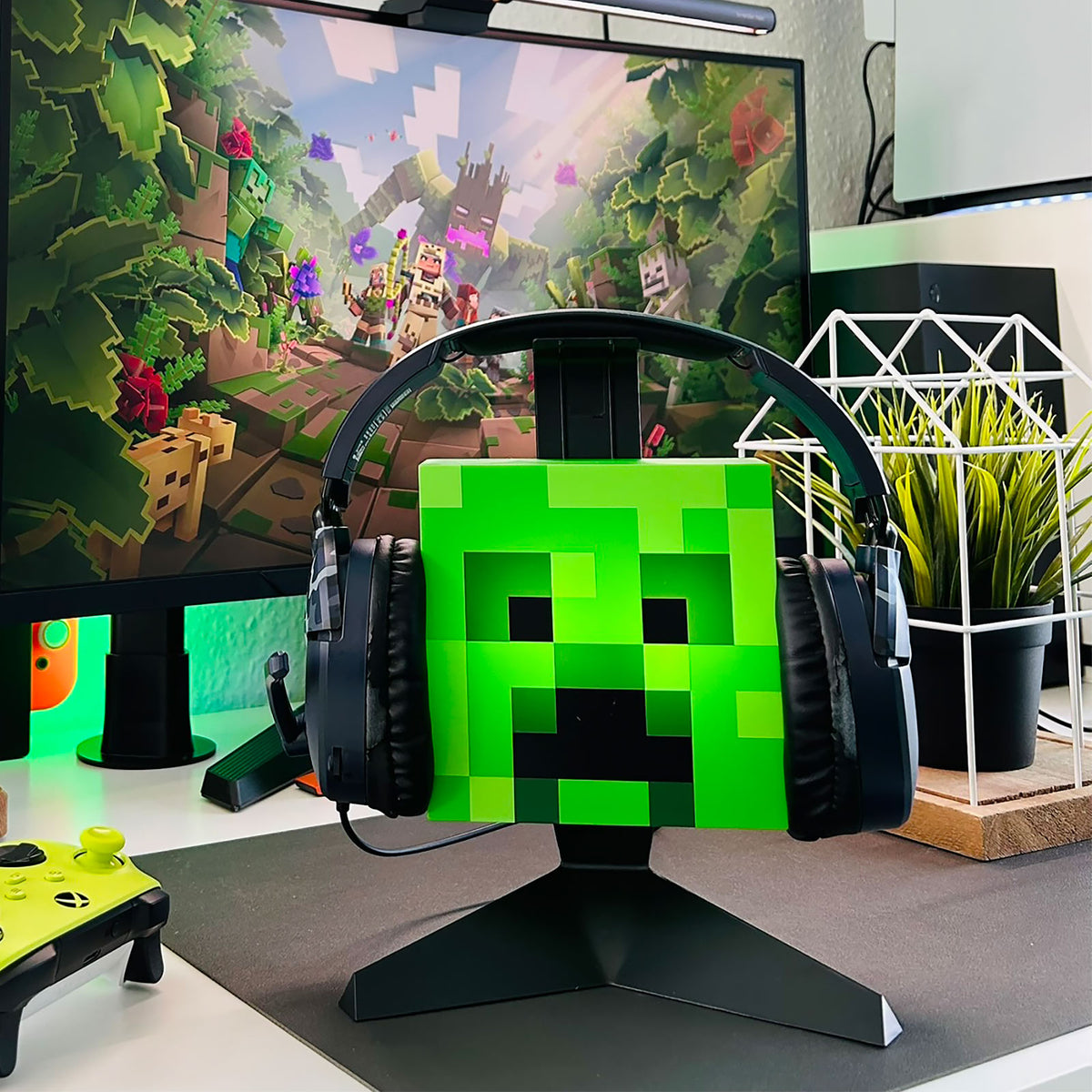 Zdjęcie produktu Stojak na słuchawki Creeper z oświetleniem - Minecraft
