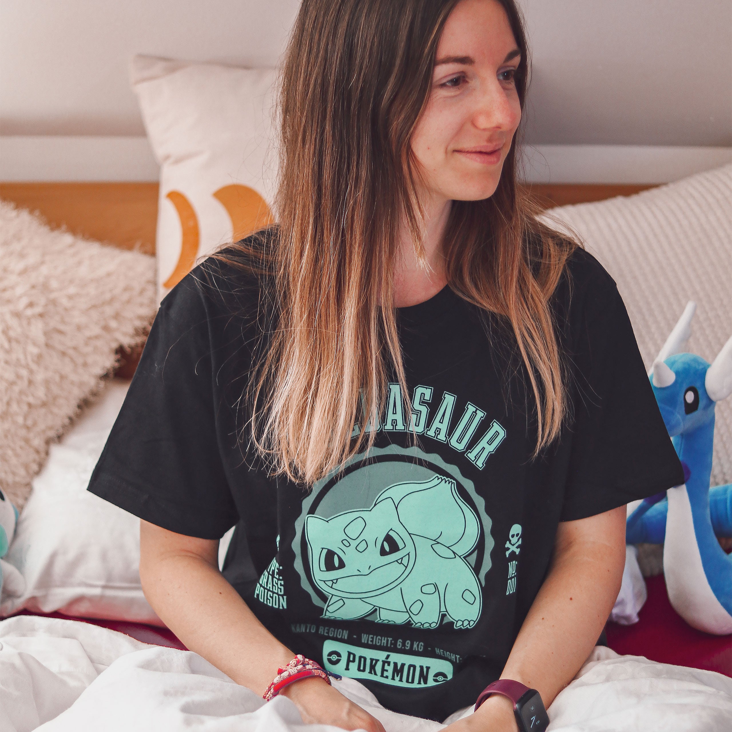 Zdjęcie produktu Pokemon - Bisasam College T-Shirt czarne