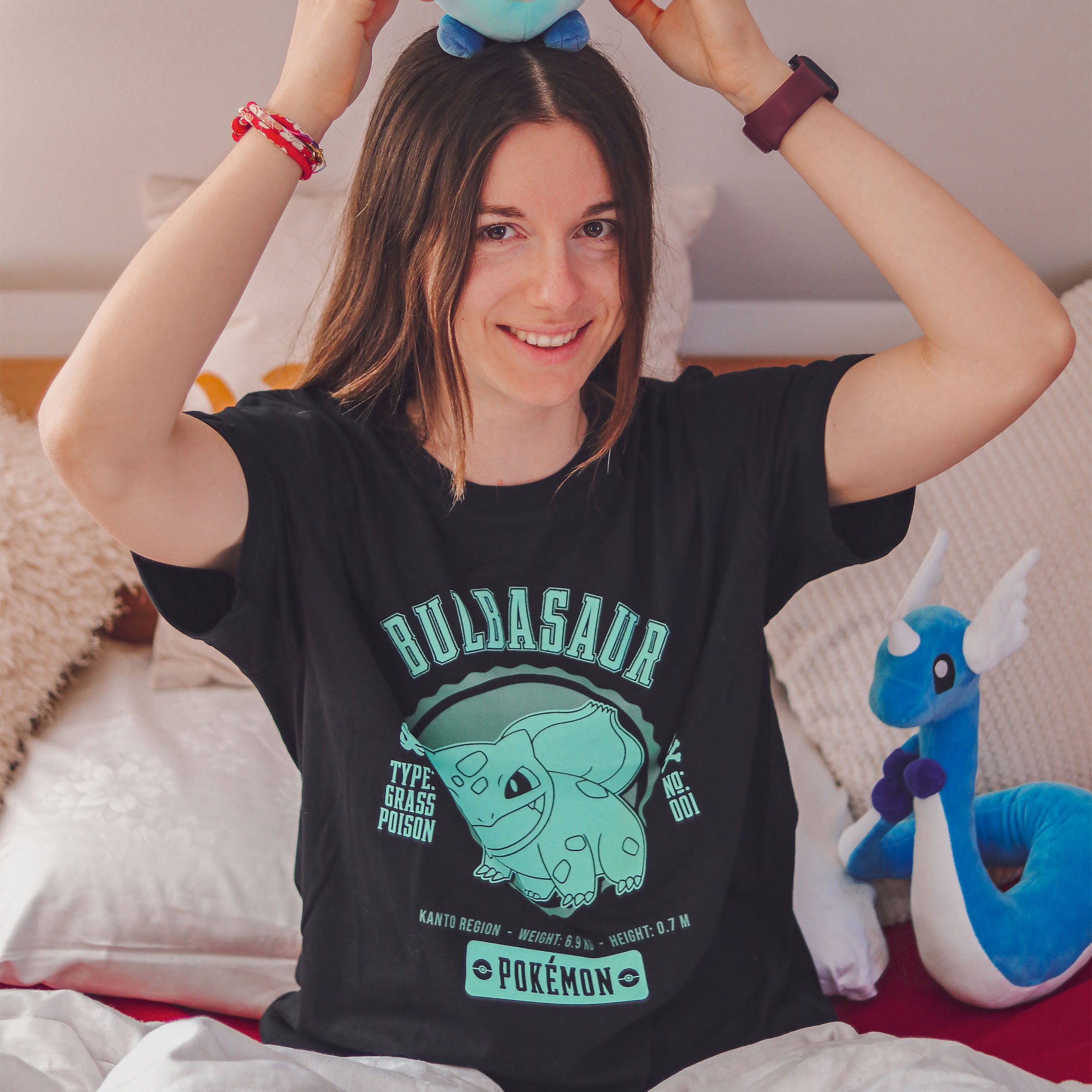 Zdjęcie produktu Pokemon - Bisasam College T-Shirt czarne