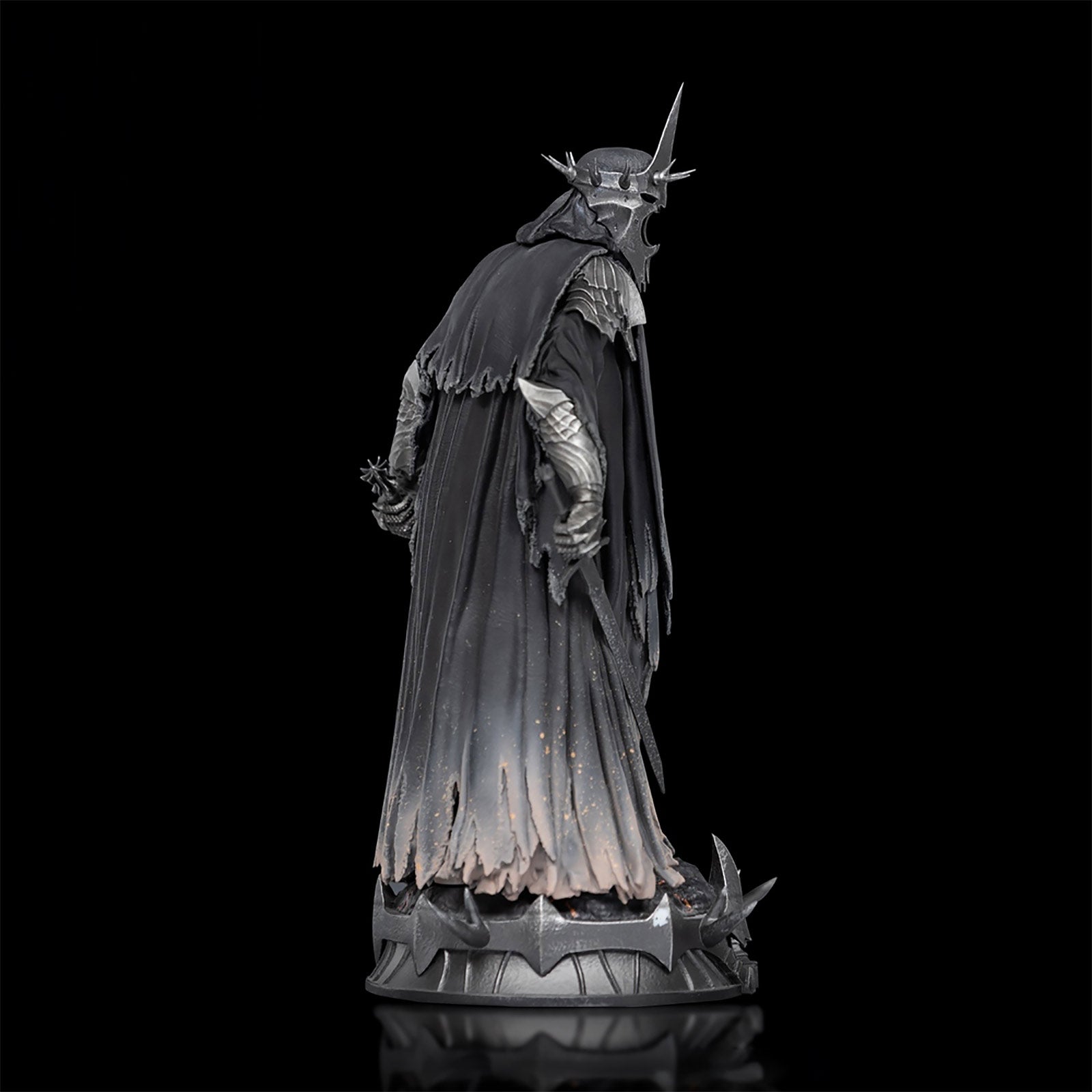 Zdjęcie produktu Władca Pierścieni - Król Czarnoksiężnik z Angmaru Saga BDS Art Scale Deluxe Statue