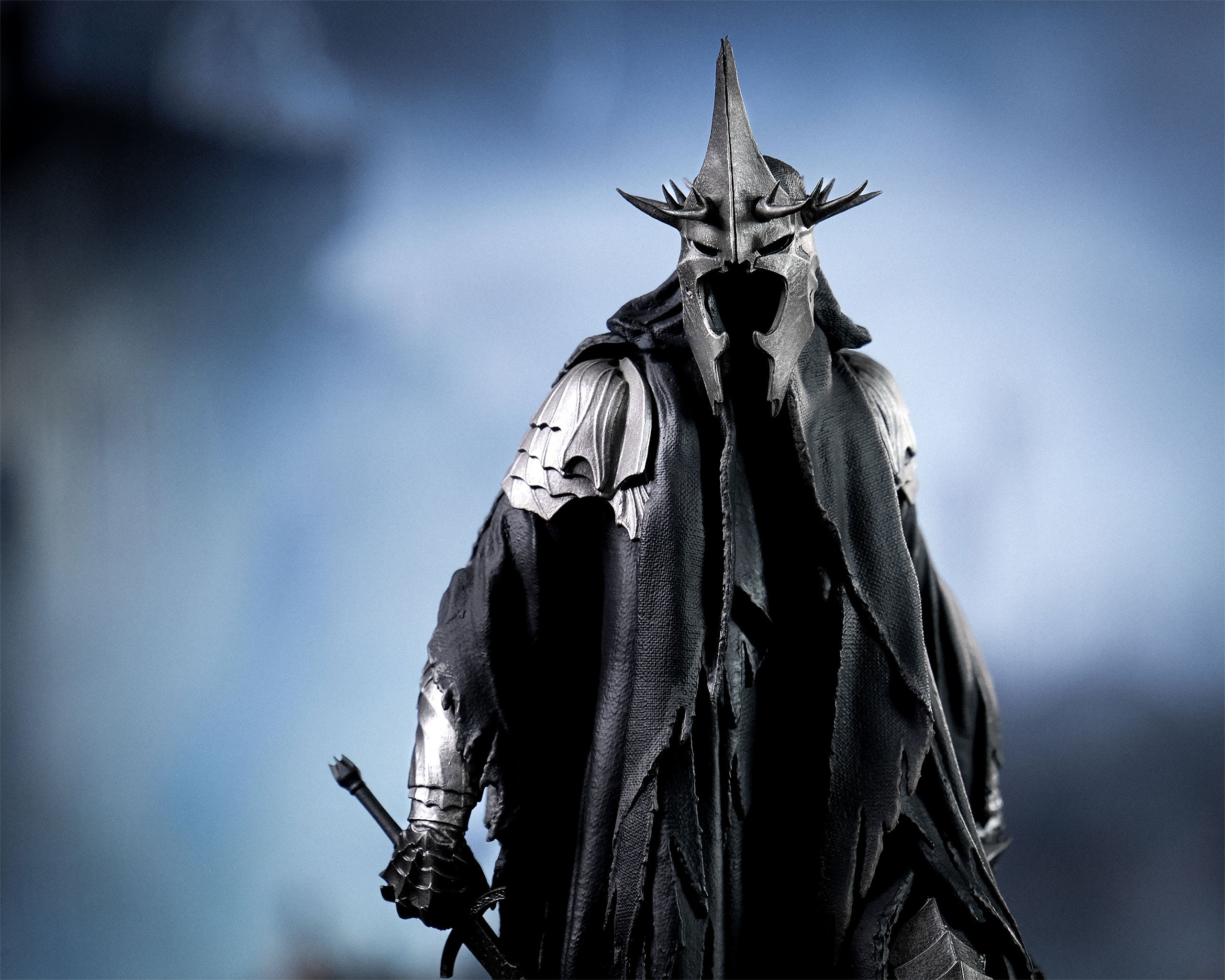 Zdjęcie produktu Władca Pierścieni - Król Czarnoksiężnik z Angmaru Saga BDS Art Scale Deluxe Statue