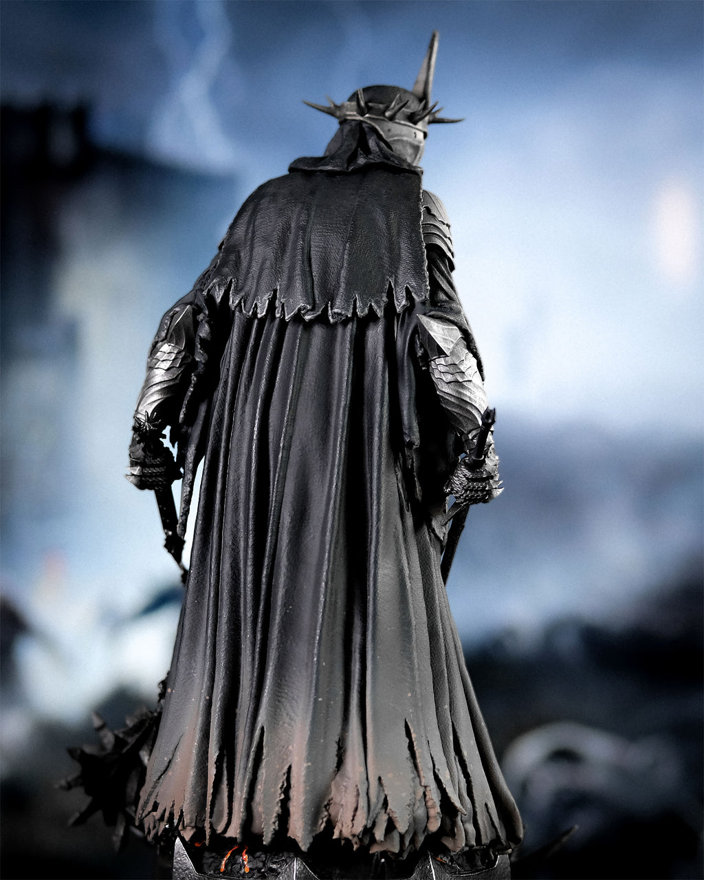 Zdjęcie produktu Władca Pierścieni - Król Czarnoksiężnik z Angmaru Saga BDS Art Scale Deluxe Statue