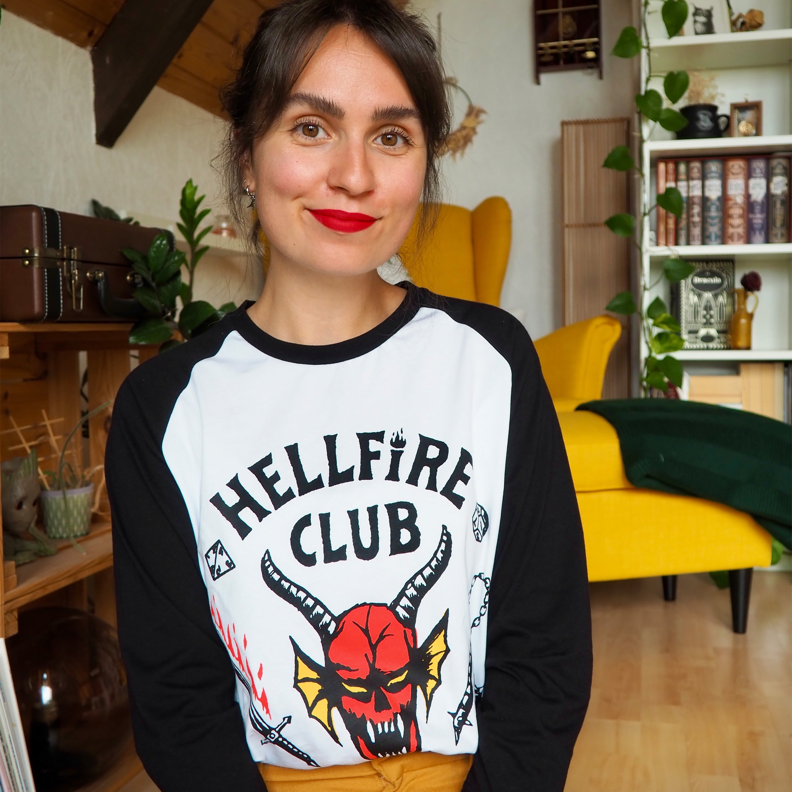 Zdjęcie produktu Stranger Things - Longsleeve ze stemplem Hellfire Club