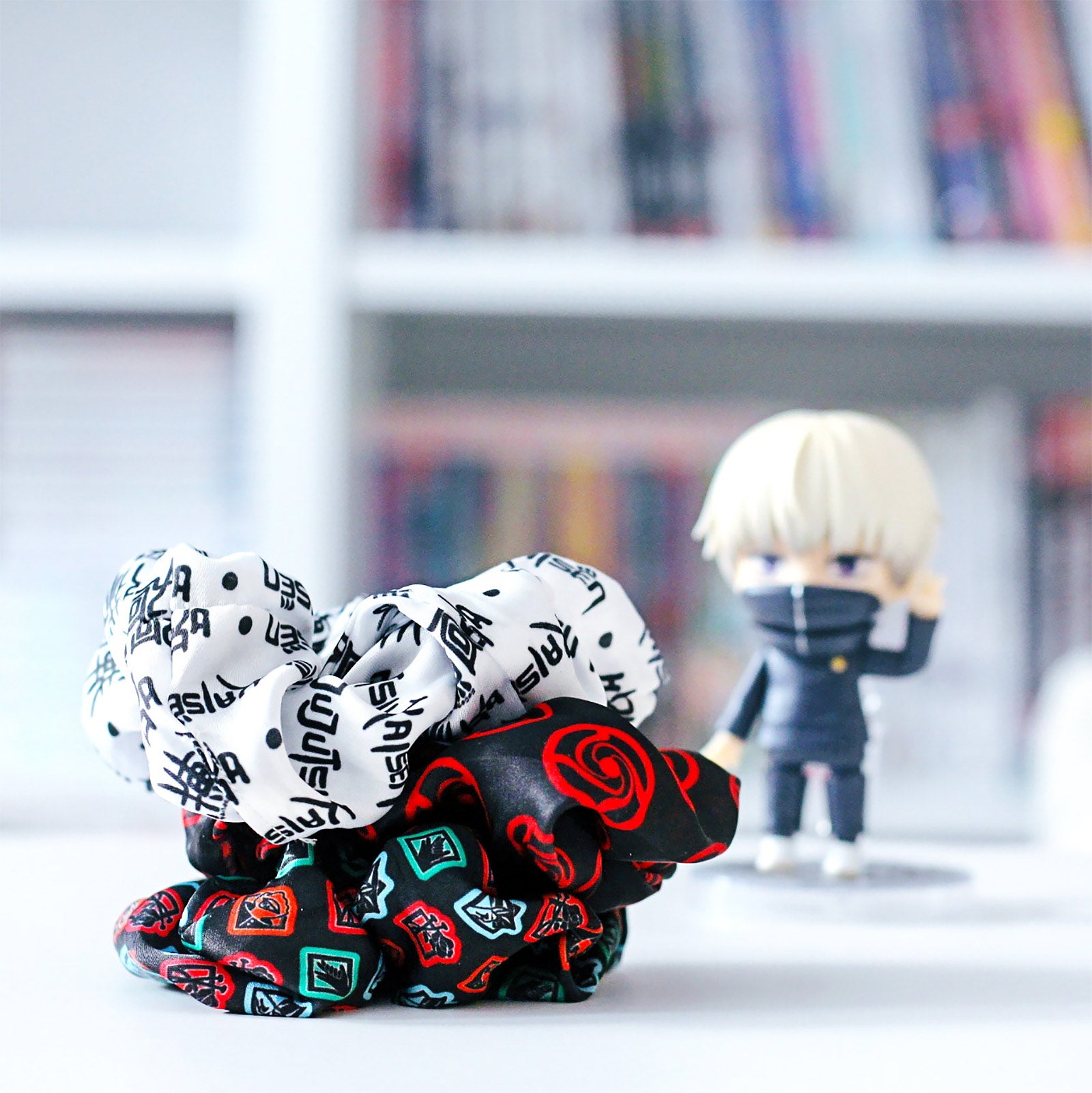 Zdjęcie produktu Jujutsu Kaisen - Zestaw 3 gumek do włosów z logo
