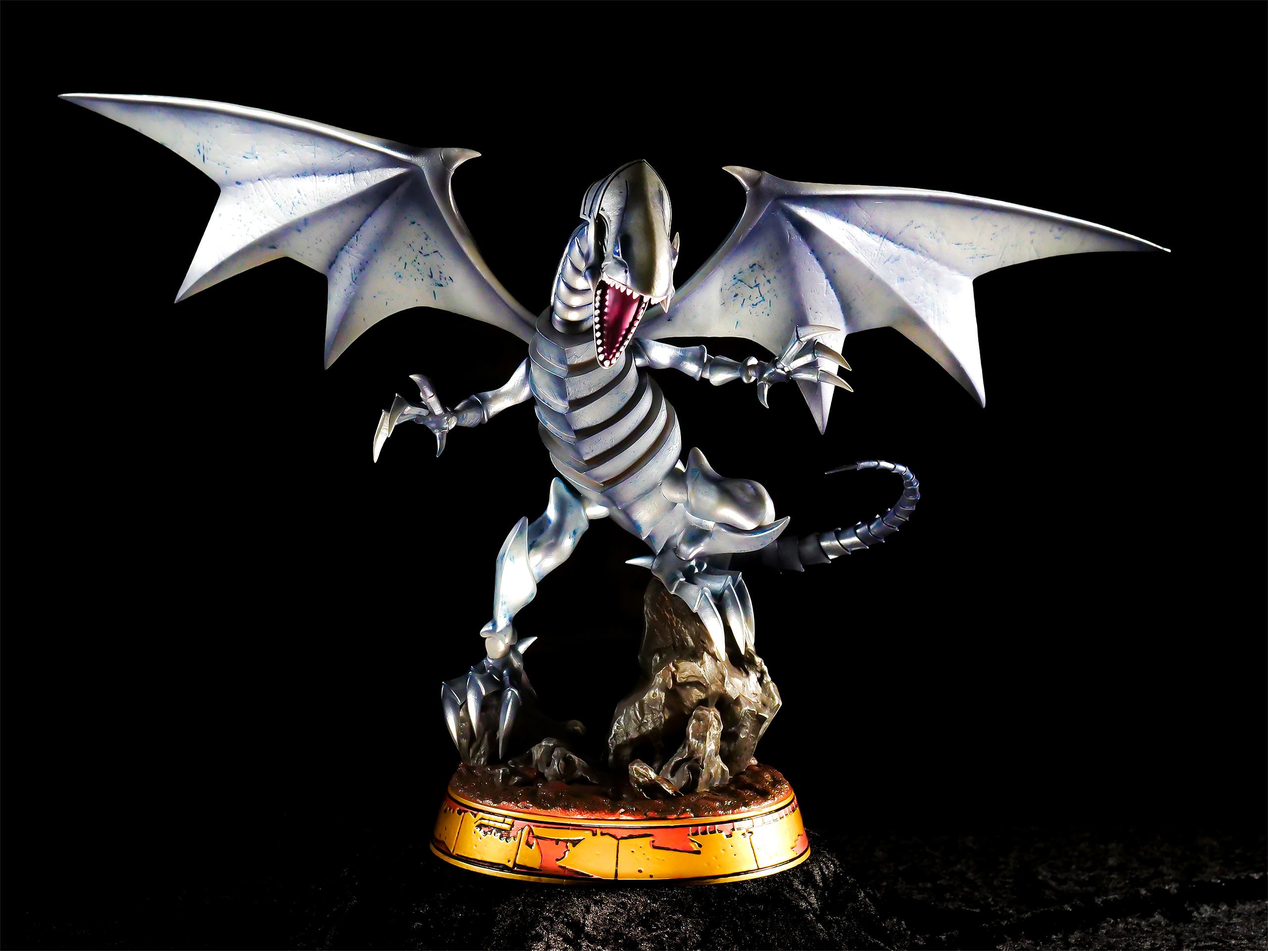 Zdjęcie produktu Yu-Gi-Oh! - Białooki Biały Smok Statua