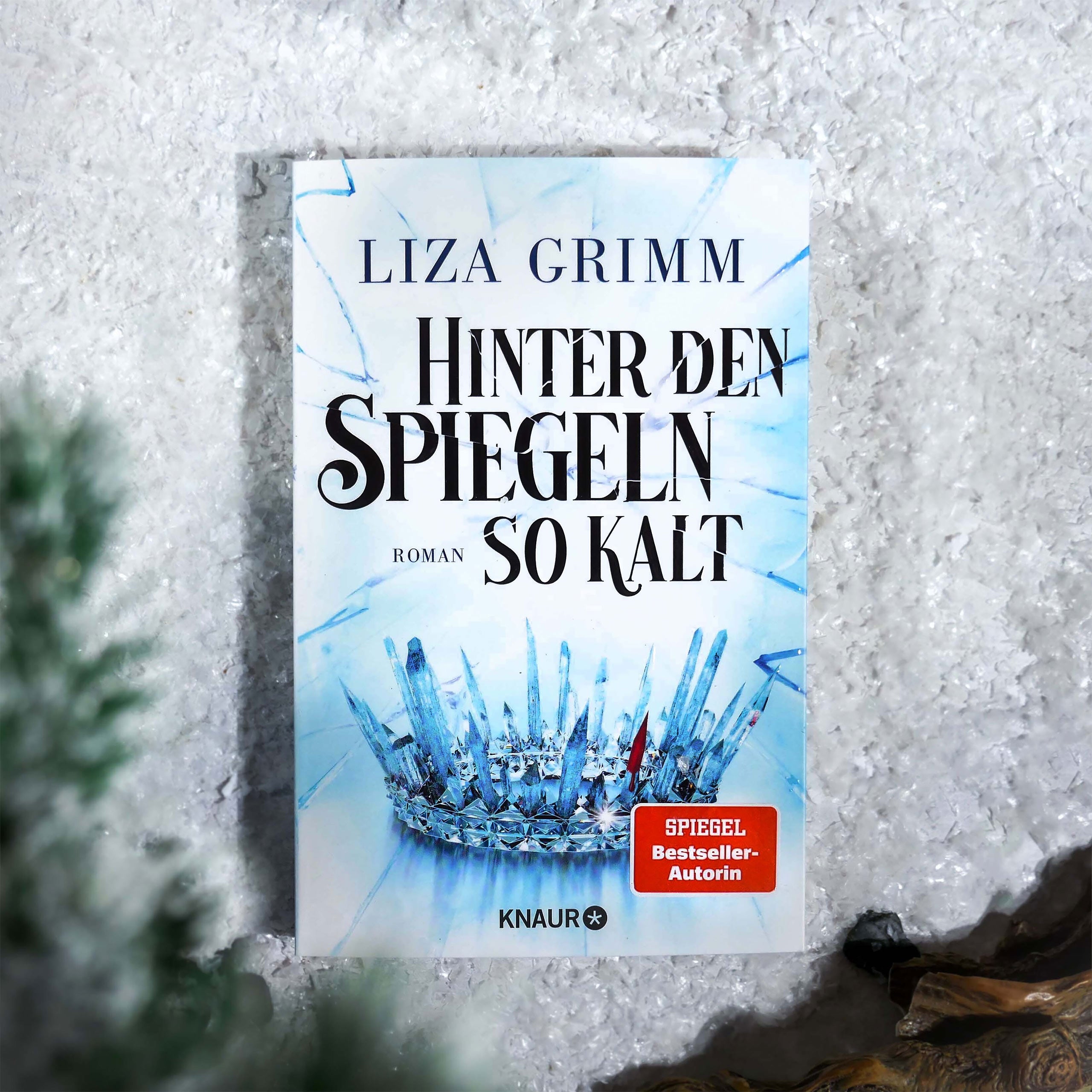 Zdjęcie produktu Za lustrami tak zimno - Książka w miękkiej oprawie