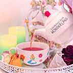Zdjęcie produktu Alicja w Krainie Czarów - Looking For Wonderland Dzbanek do herbaty z filiżanką