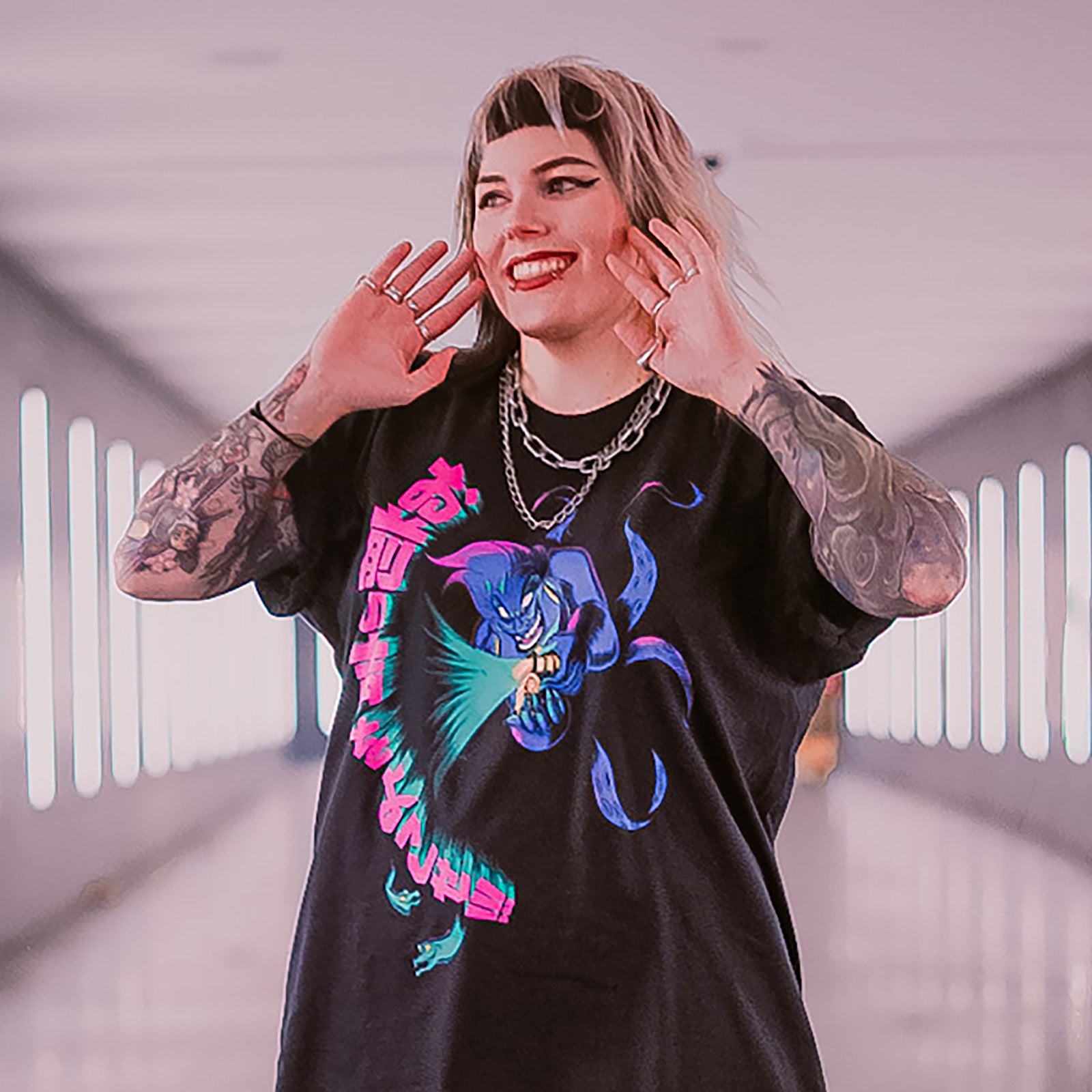 Zdjęcie produktu Disney - Japońska koszulka Ursula czarna