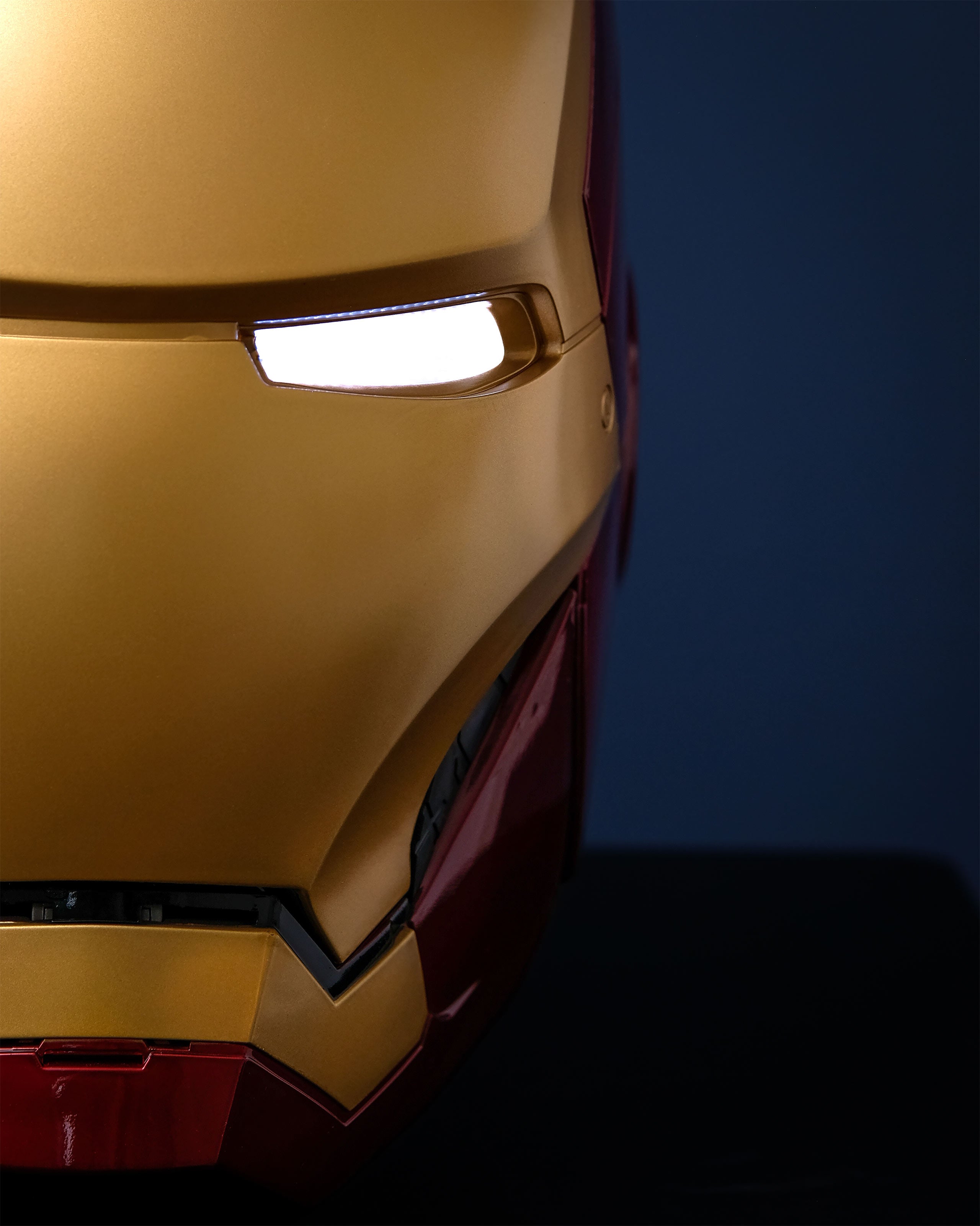 Product image Marvel Legends - Iron Man Electronic Helmet