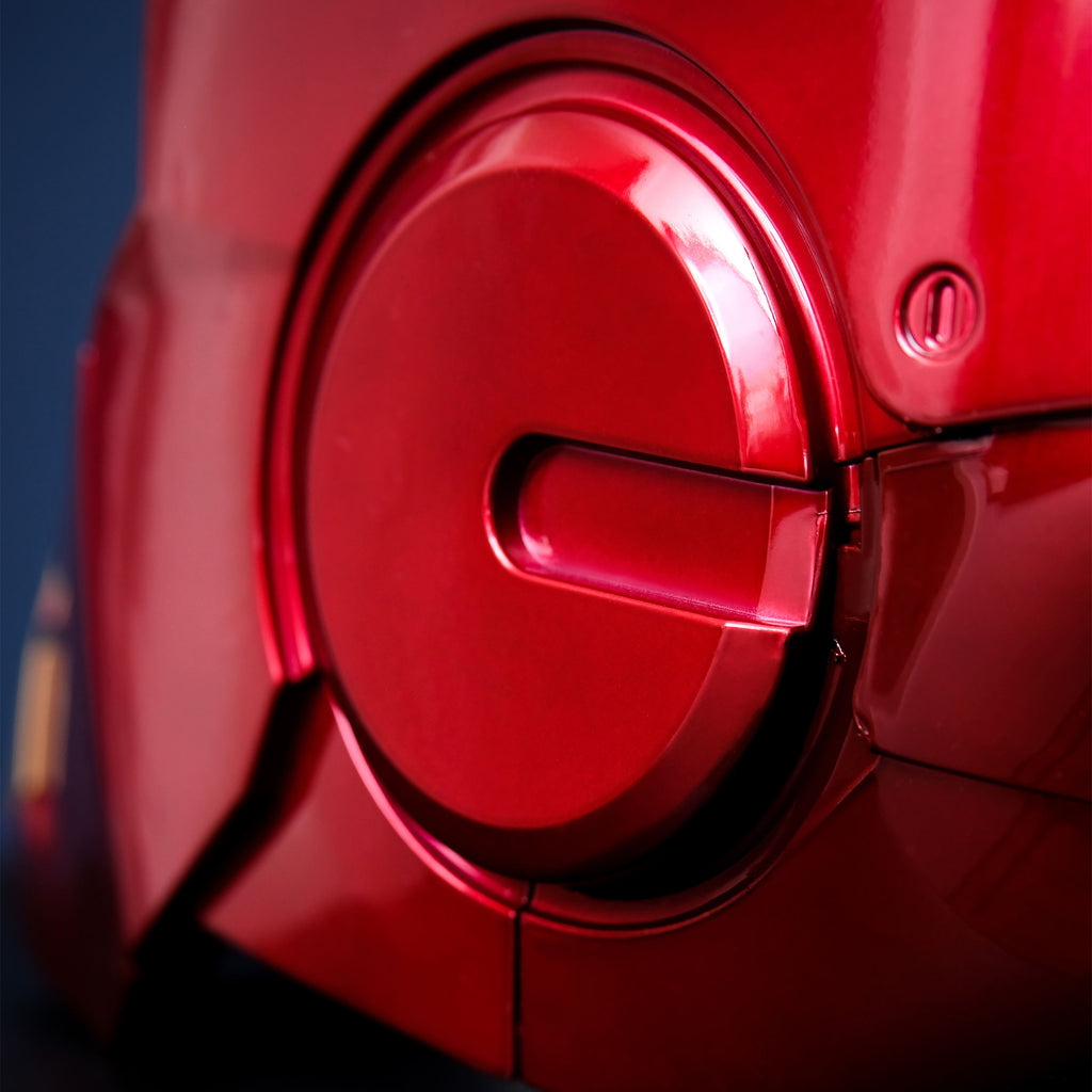 Product image Marvel Legends - Iron Man Electronic Helmet