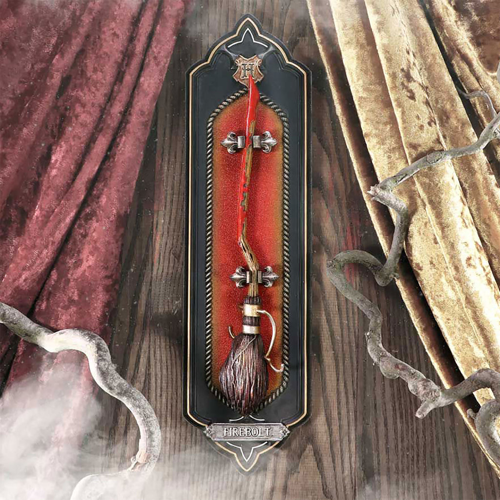 Zdjęcie produktu Harry Potter - Miniaturowa replika Błyskawicy 35 cm