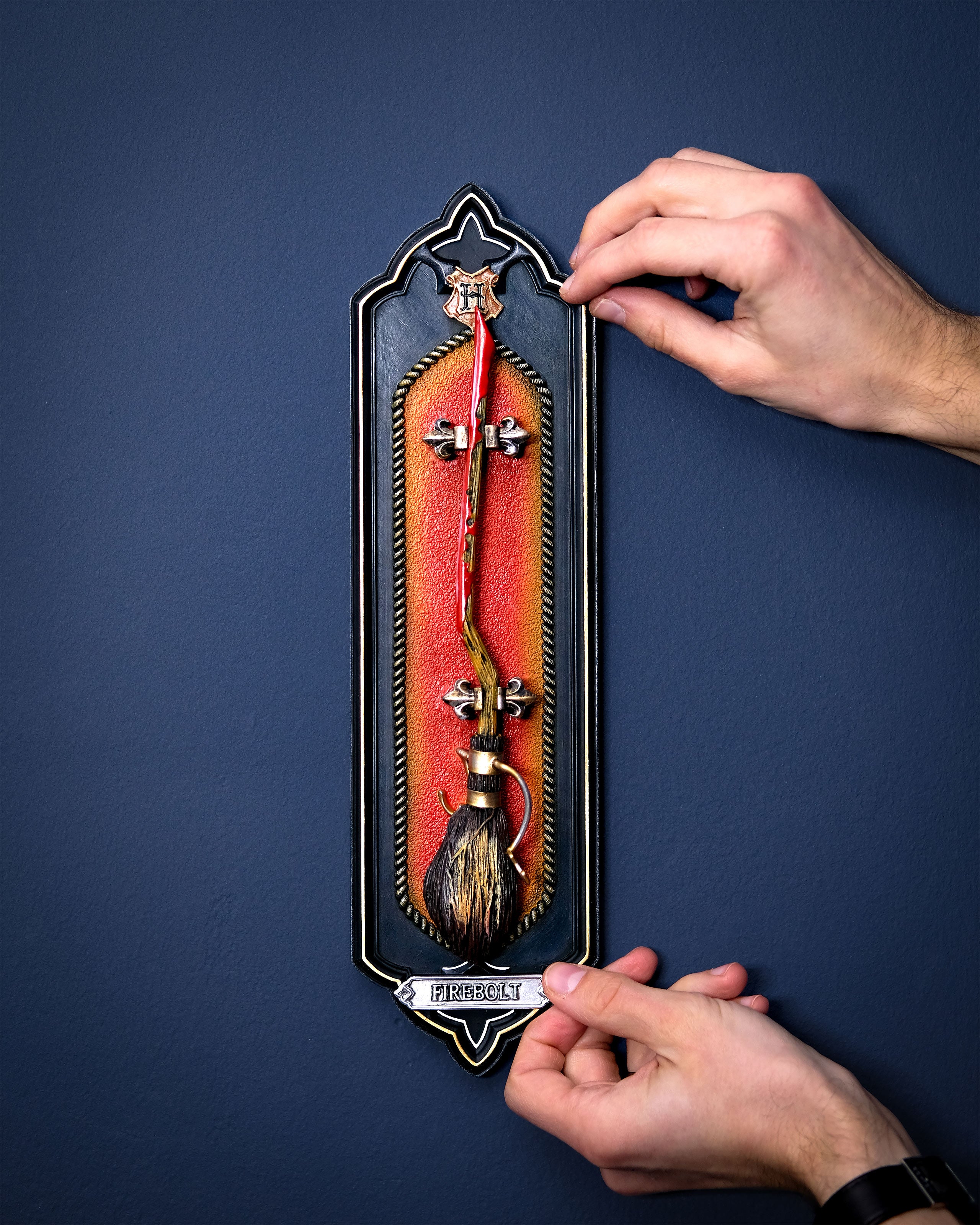 Zdjęcie produktu Harry Potter - Miniaturowa replika Błyskawicy 35 cm