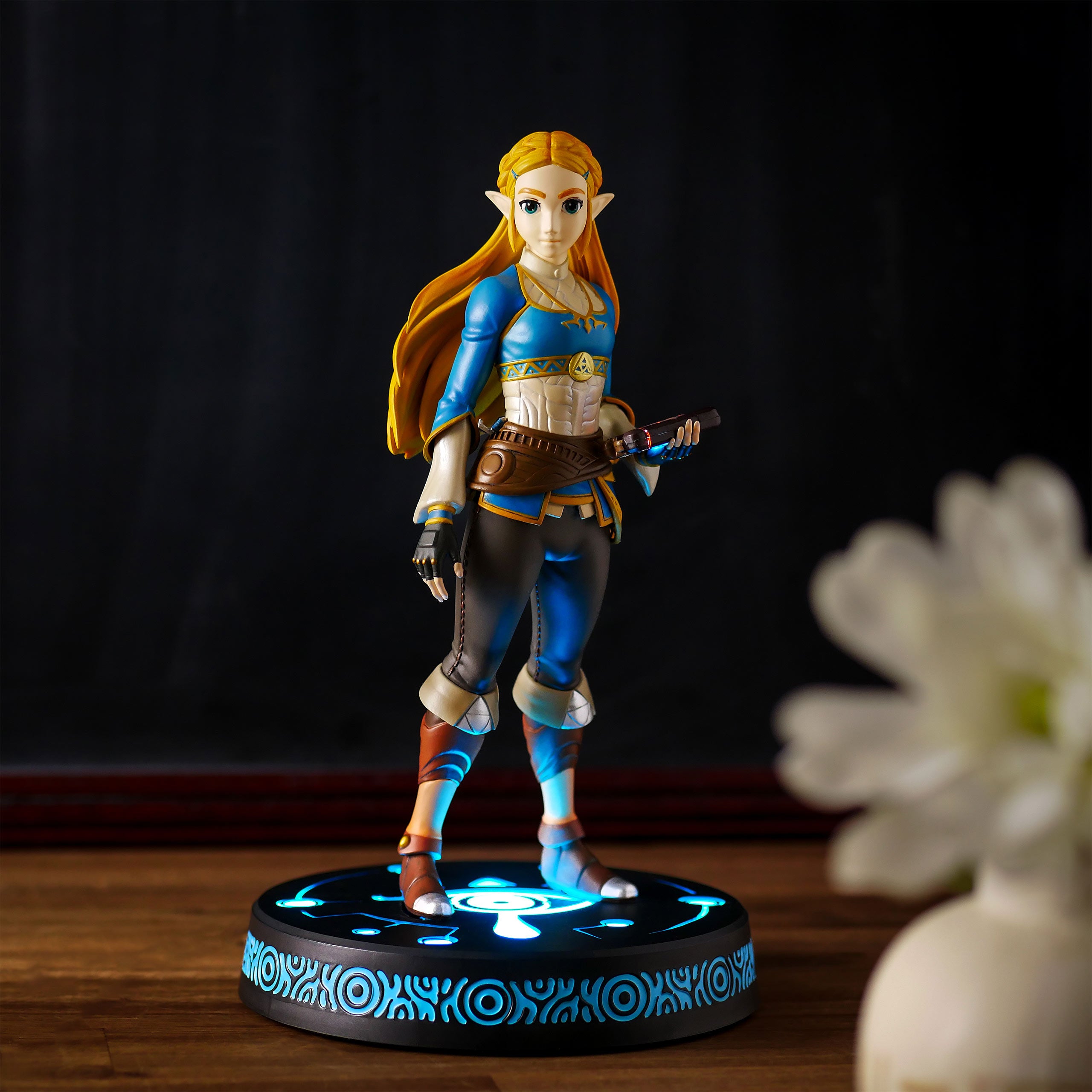 Zdjęcie produktu The Legend of Zelda - Breath of the Wild Zelda Statue Collector's Edition z funkcją podświetlenia