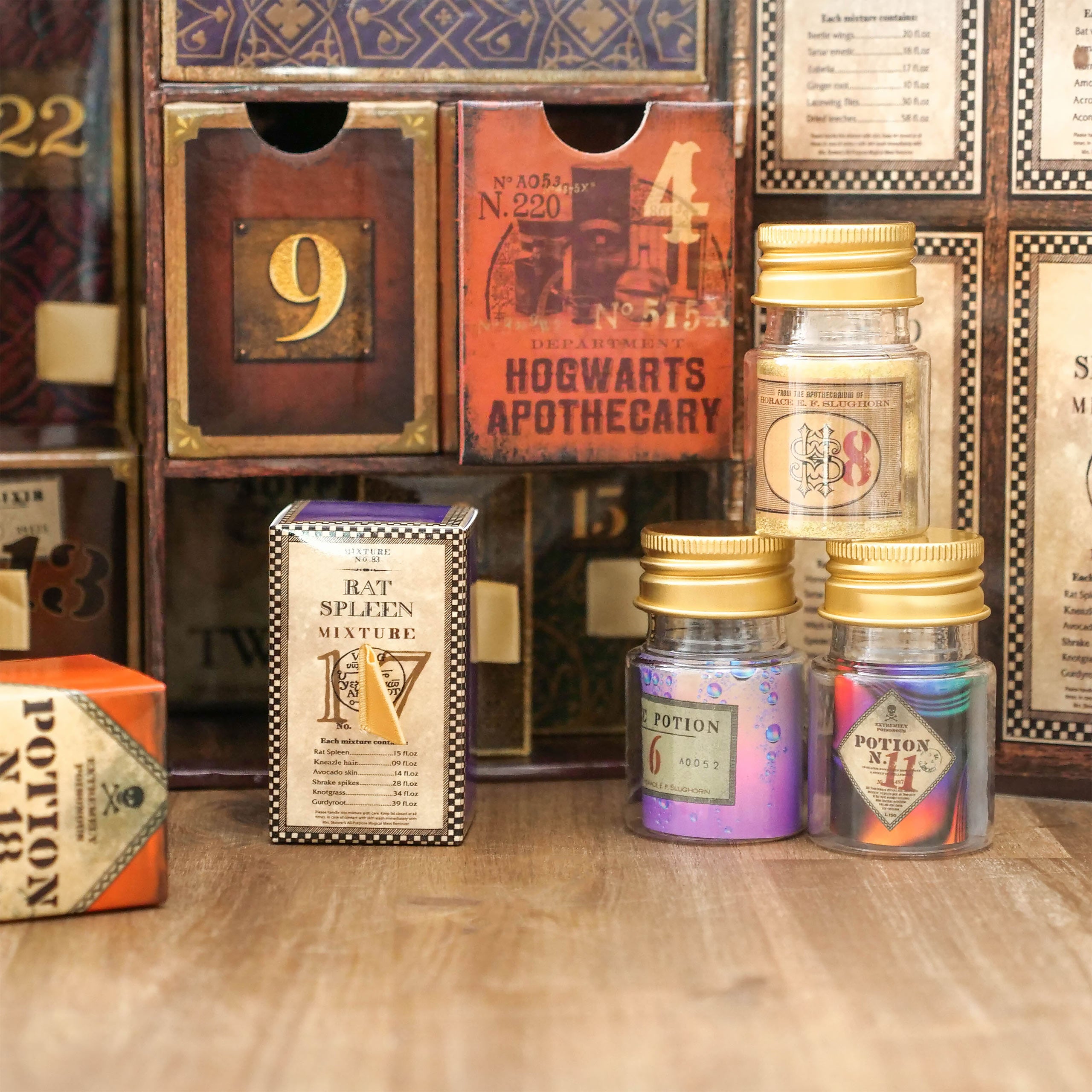 Zdjęcie produktu Harry Potter - Kalendarz adwentowy w ozdobnym pudełku