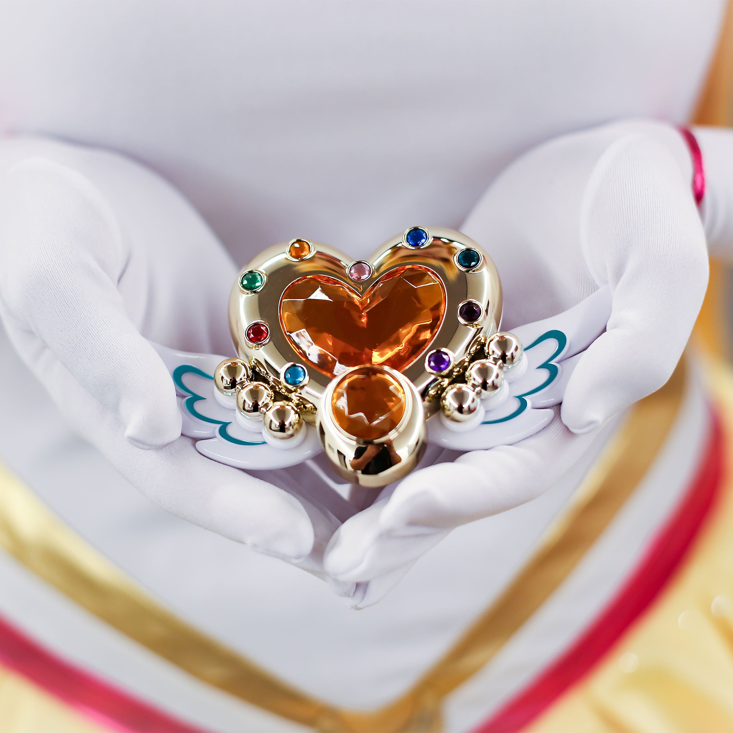 Product image Sailor Moon - Cosmos Eternal Moon Transformation Brooch with Light and Sound Effects
