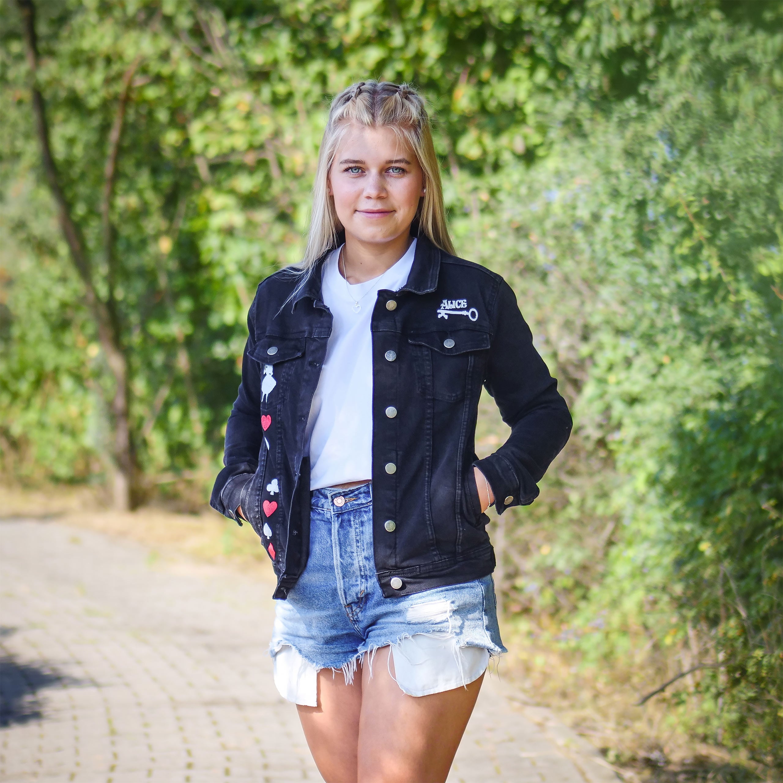 Zdjęcie produktu Alicja w Krainie Czarów - World Of My Own Kurtka jeansowa damska czarna