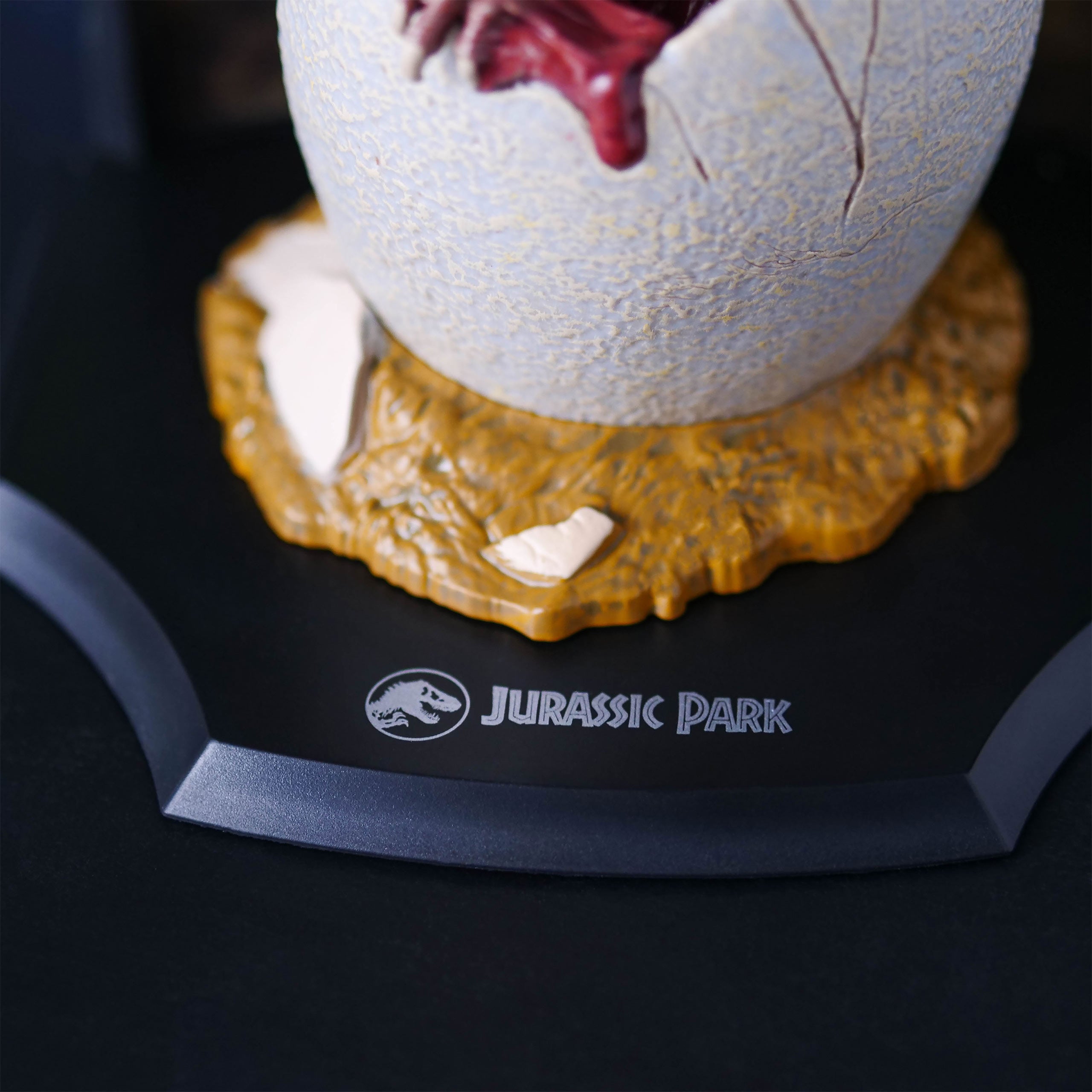Zdjęcie produktu Jurassic Park - Baby Velociraptor Egg Diorama Figurka