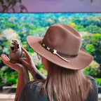 Product image Jurassic Park - Baby Velociraptor Egg Diorama Figure