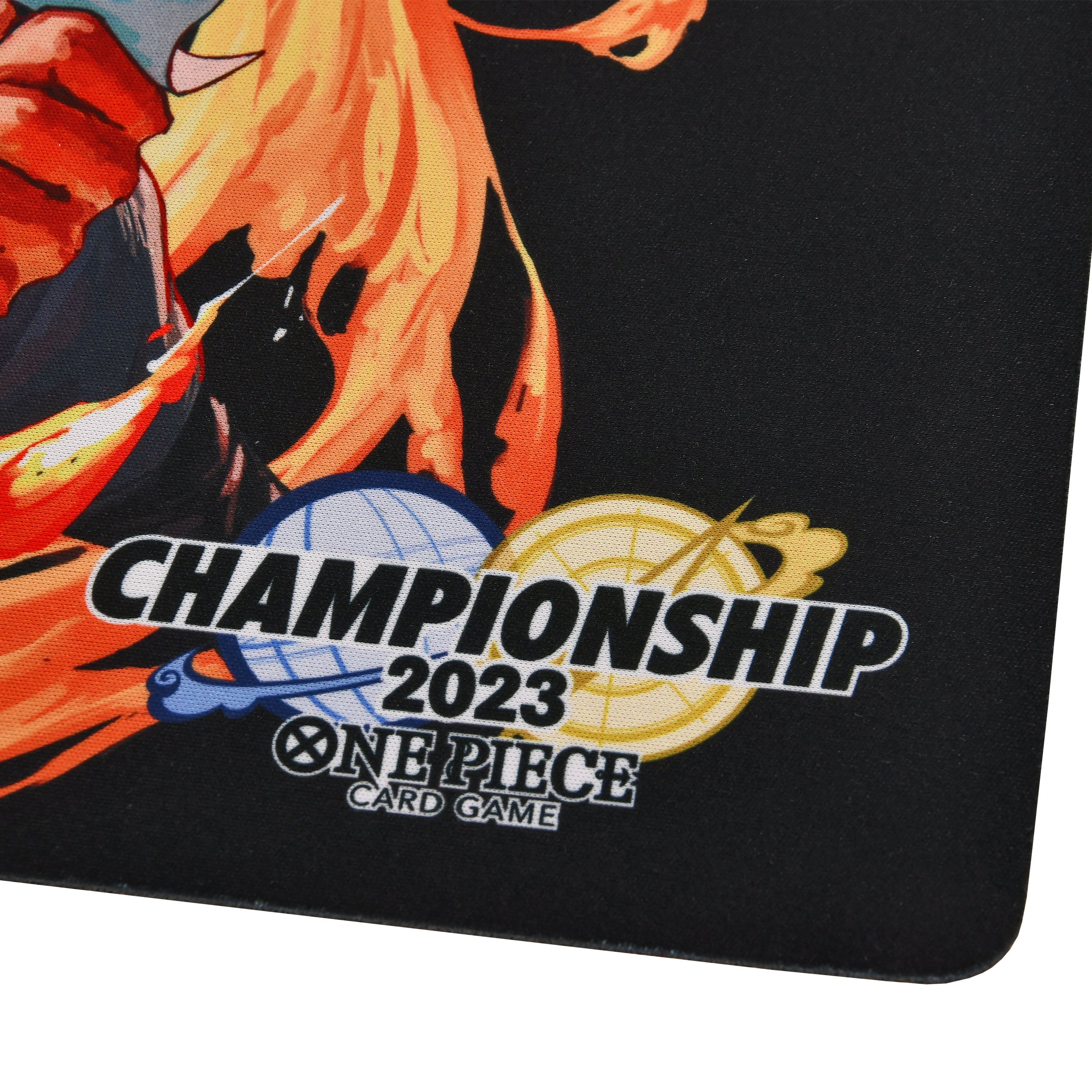 Zdjęcie produktu One Piece Card Game - Mata do gry i pudełko na karty z Ace, Sabo i Luffy