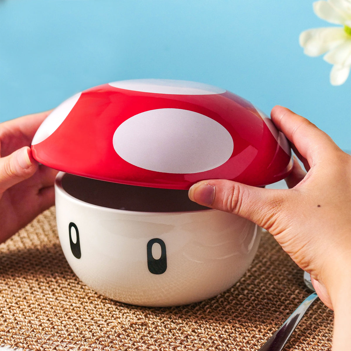 Zdjęcie produktu Miska z pokrywką Super Grzyb dla fanów Super Mario