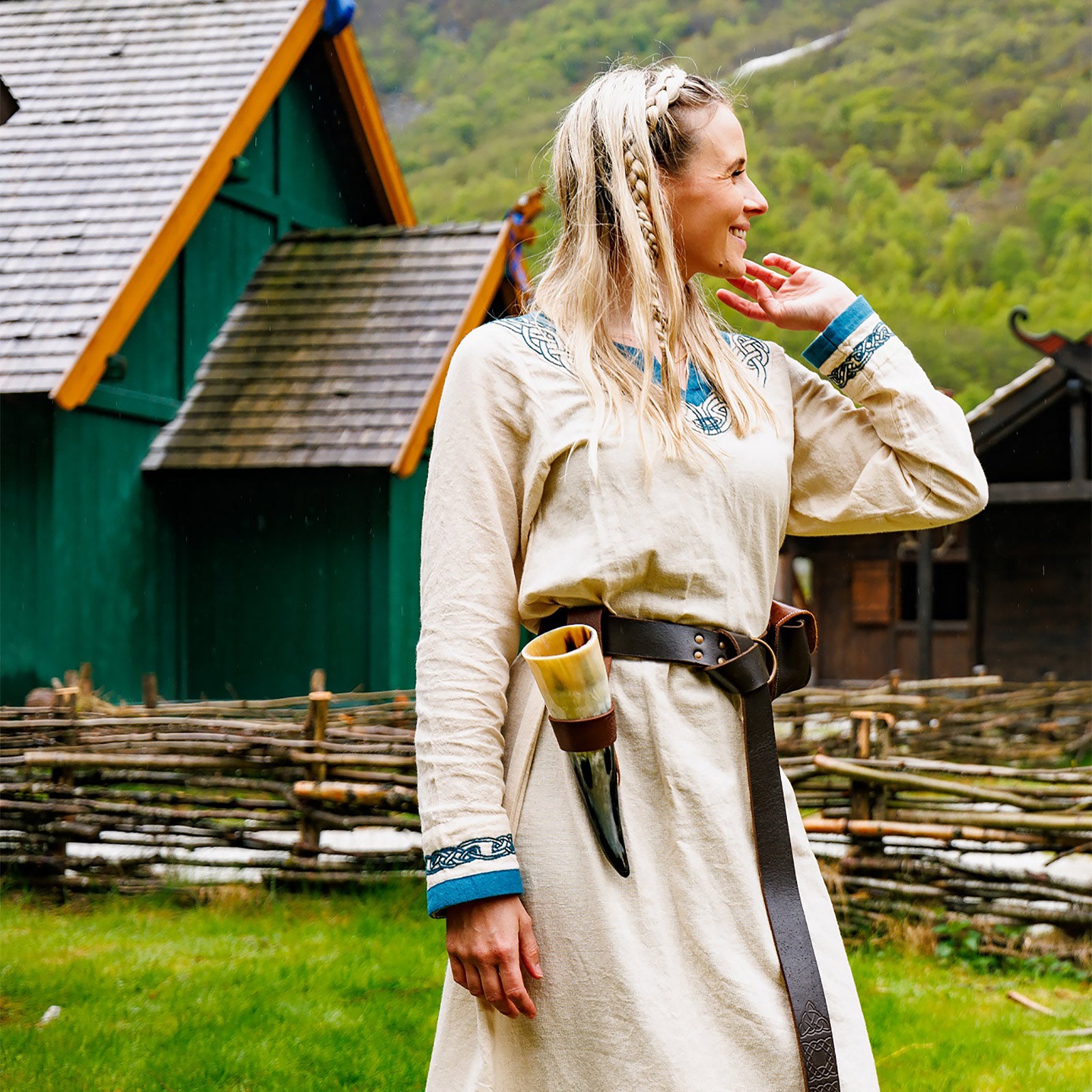 Zdjęcie produktu Suknia Wikingów Lagertha beżowo-niebieska
