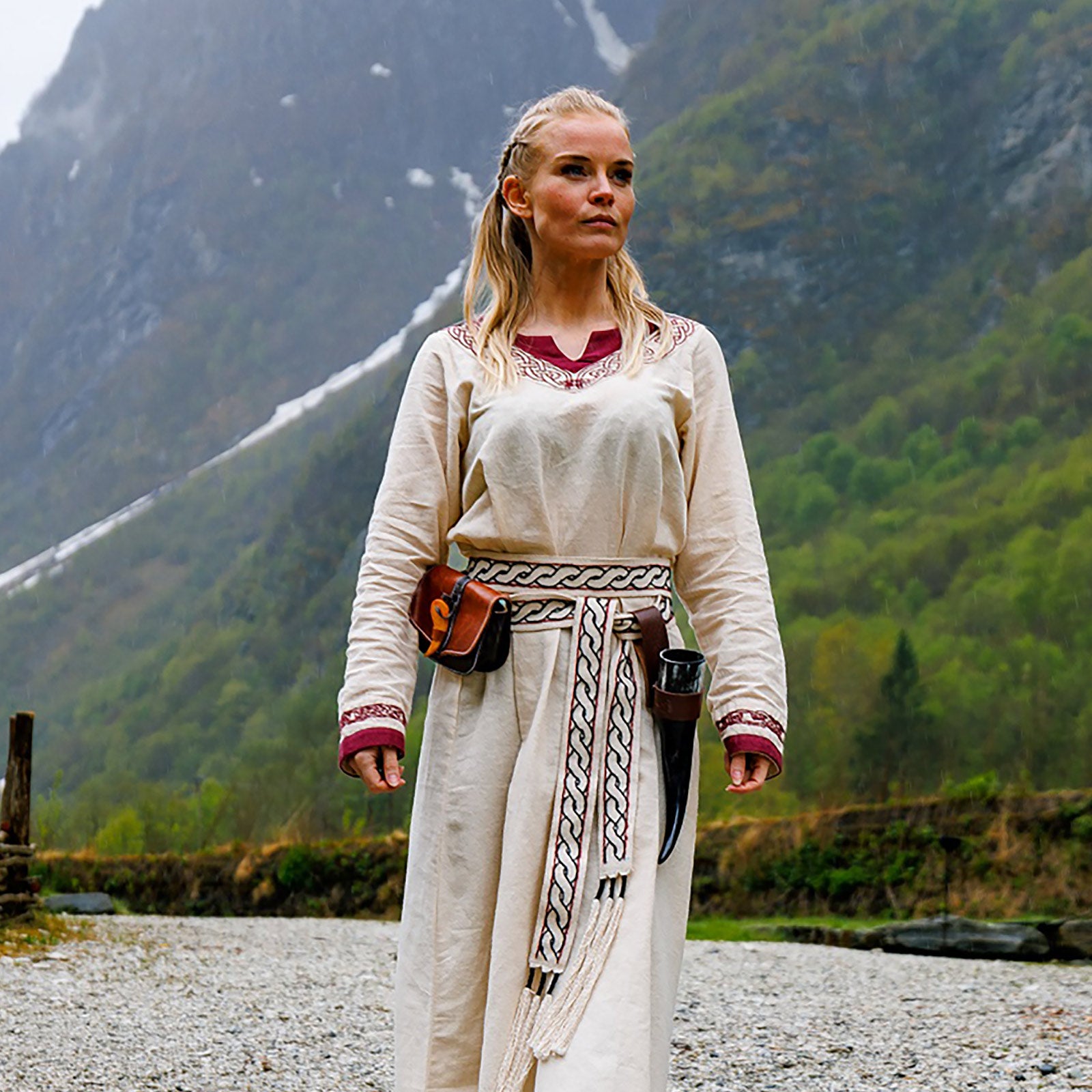 Zdjęcie produktu Suknia Wikingów Lagertha beżowo-czerwona