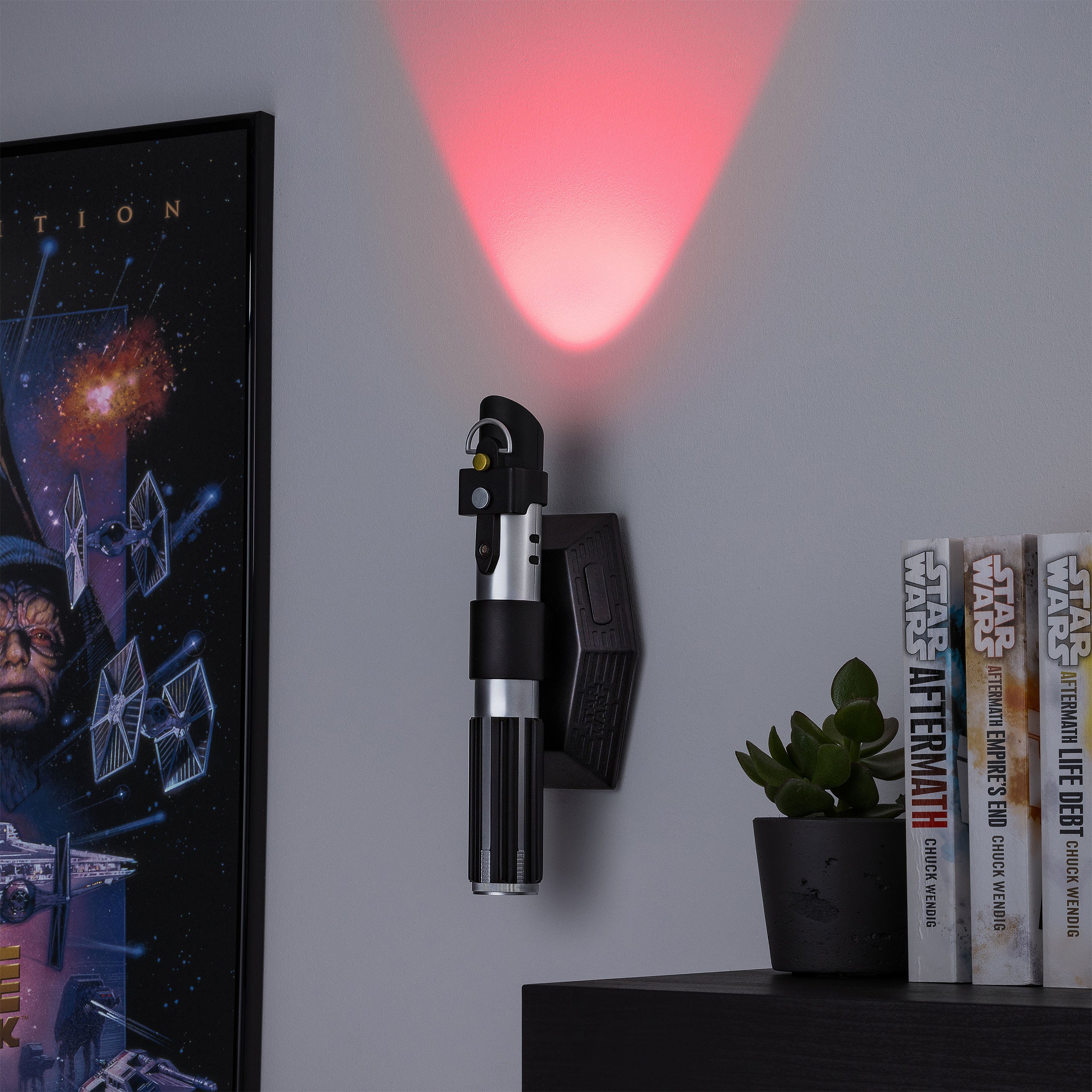 Zdjęcie produktu Star Wars - Ścienna lampka LED w kształcie miecza świetlnego z dźwiękiem