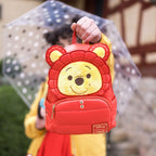 Zdjęcie produktu Kubuś Puchatek - Mini plecak cosplay z czerwoną kurtką puchową