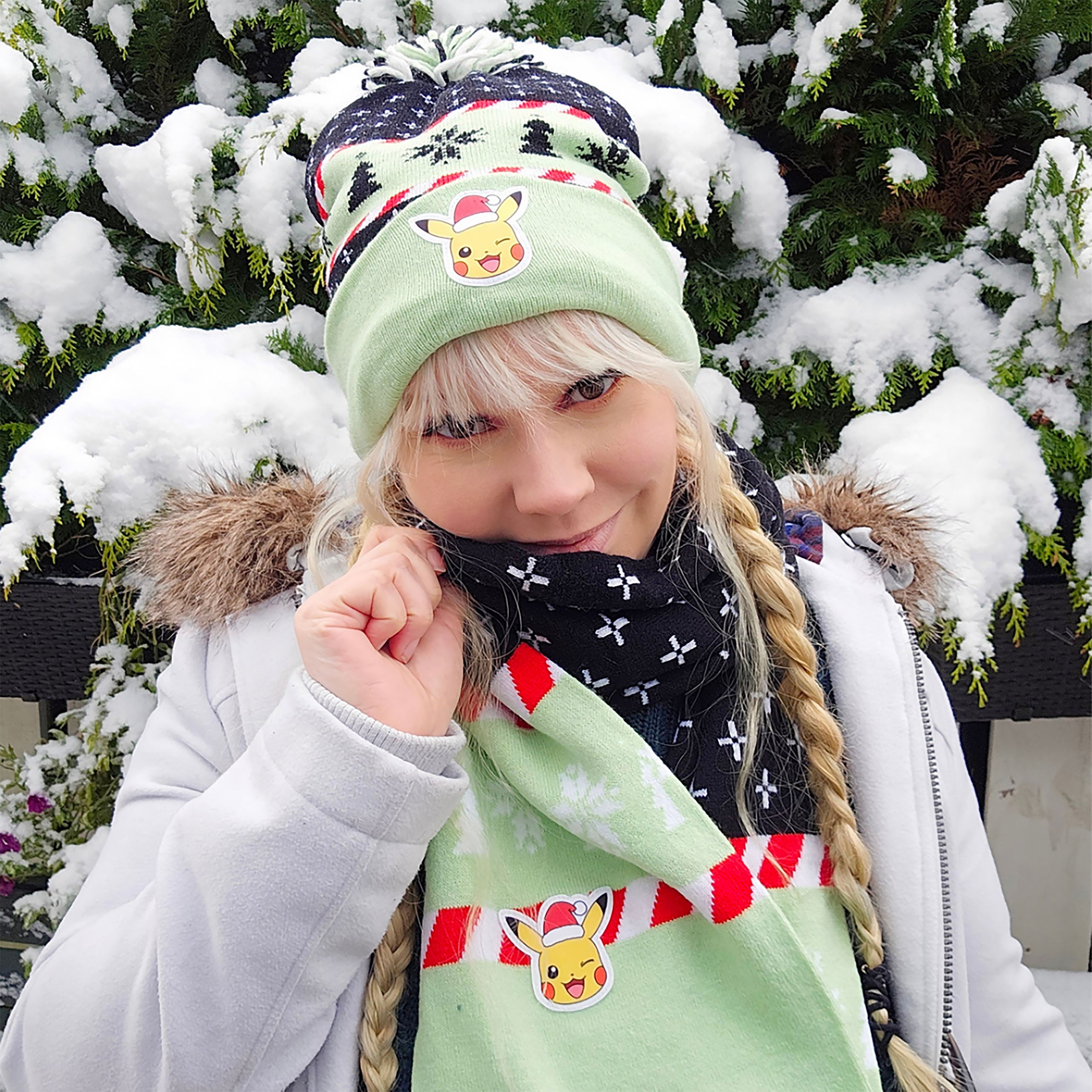 Product image Pokemon - Pikachu Hat and Scarf Gift Set