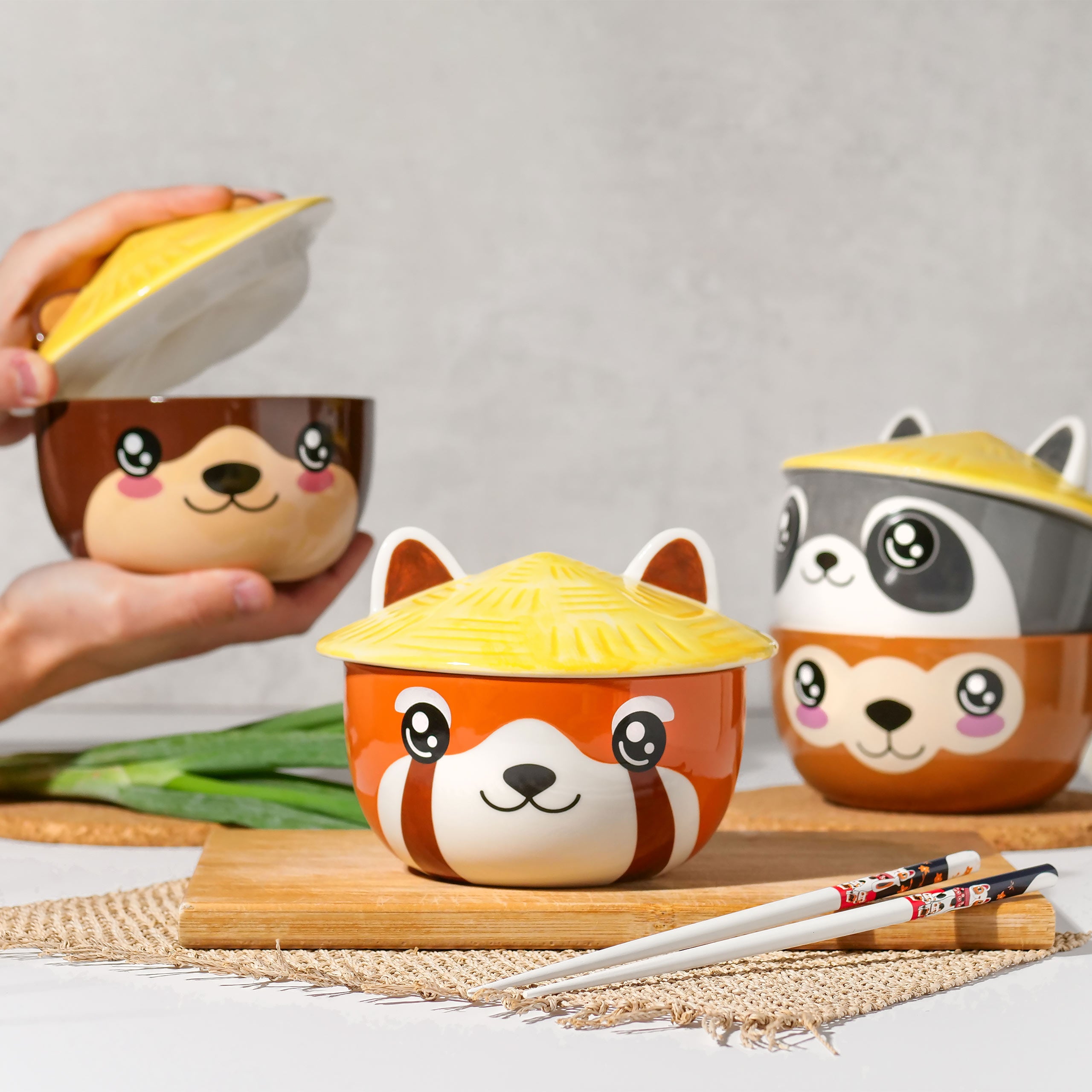 Zdjęcie produktu Miska Otter Kawaii z pokrywką dla fanów anime