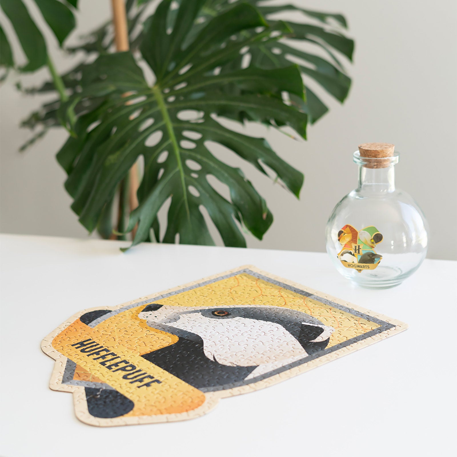 Zdjęcie produktu Puzzle Hufflepuff Herb w Butelce Eliksiru - Harry Potter