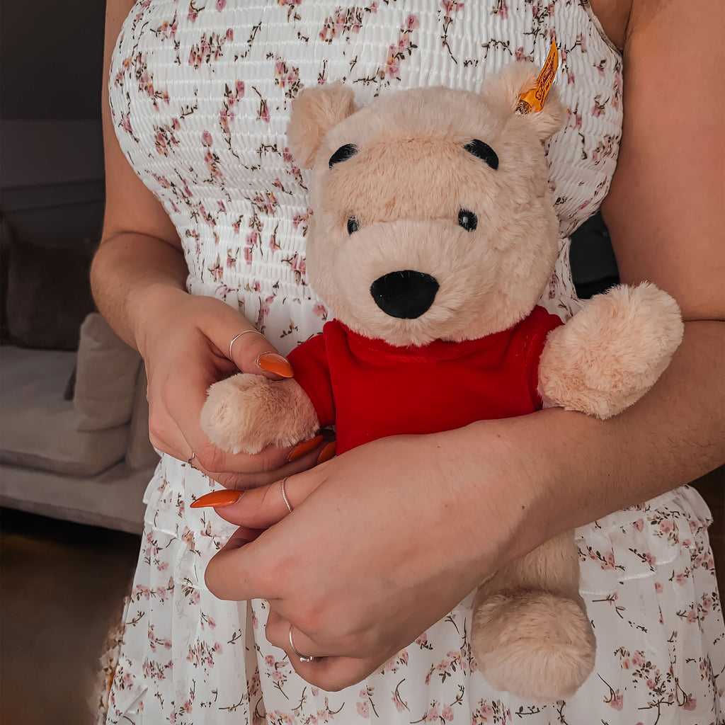 Product image Winnie the Pooh - Collector's Figure by Steiff