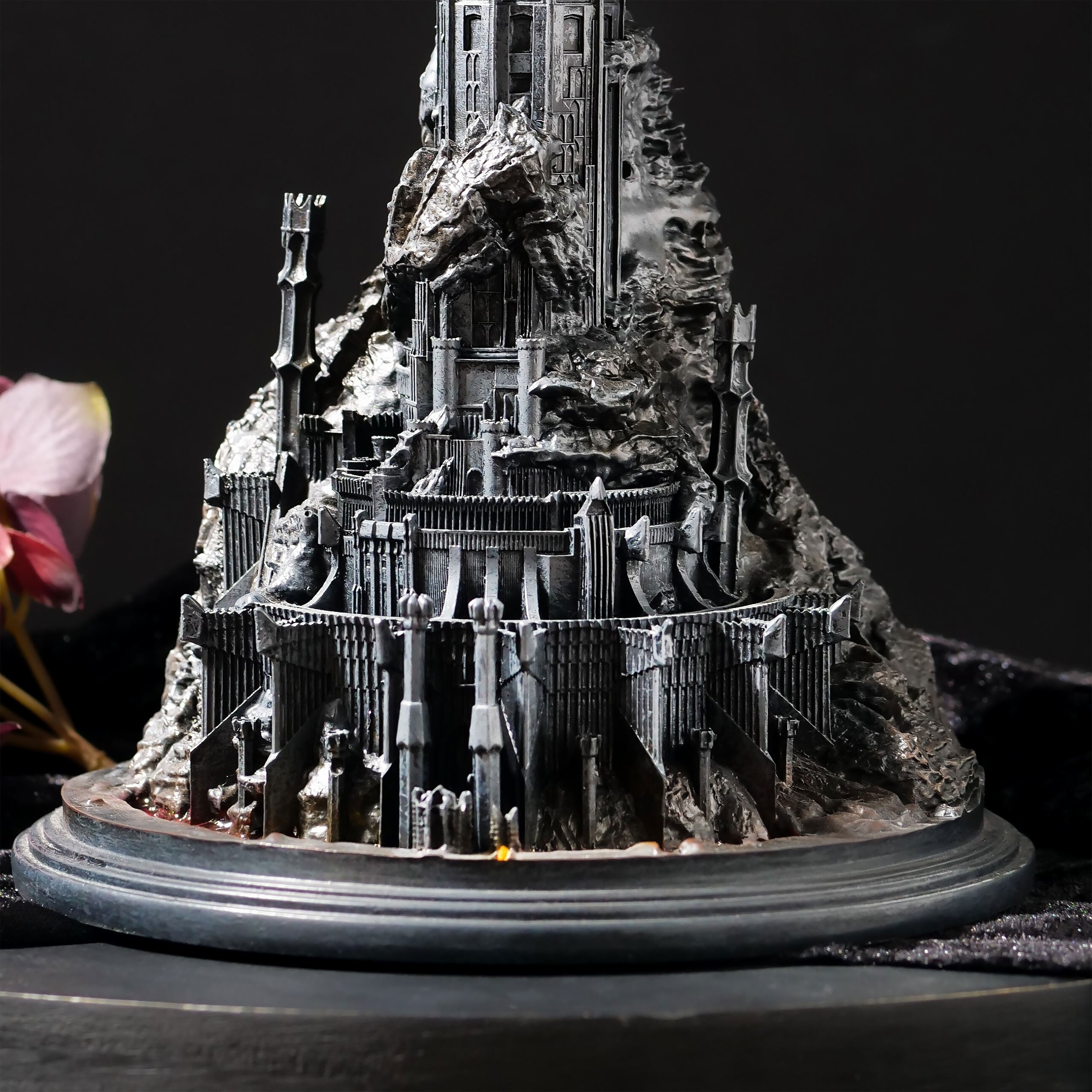Zdjęcie produktu Miniaturowa replika kadzielnicy backflow Barad-dûr – Władca Pierścieni