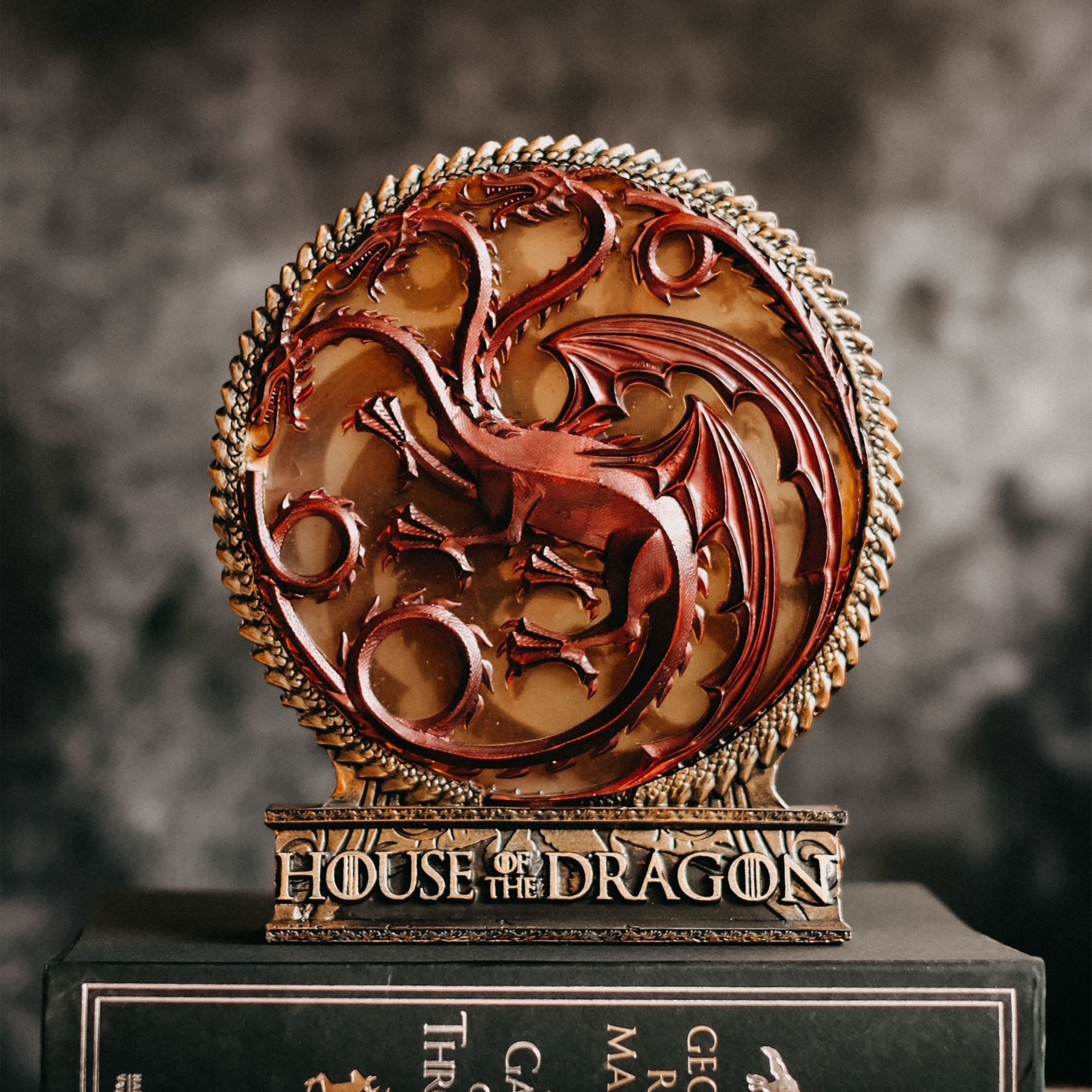 Zdjęcie produktu Deluxe lampa stołowa z herbem Targaryen - House of the Dragon