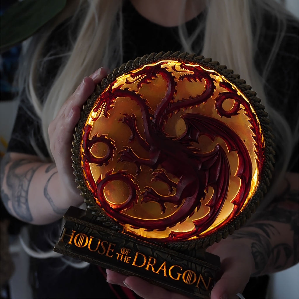 Zdjęcie produktu Deluxe lampa stołowa z herbem Targaryen - House of the Dragon