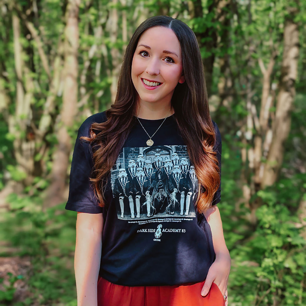 Zdjęcie produktu Koszulka Dark Side Academy 83 dla fanów Star Wars czarna