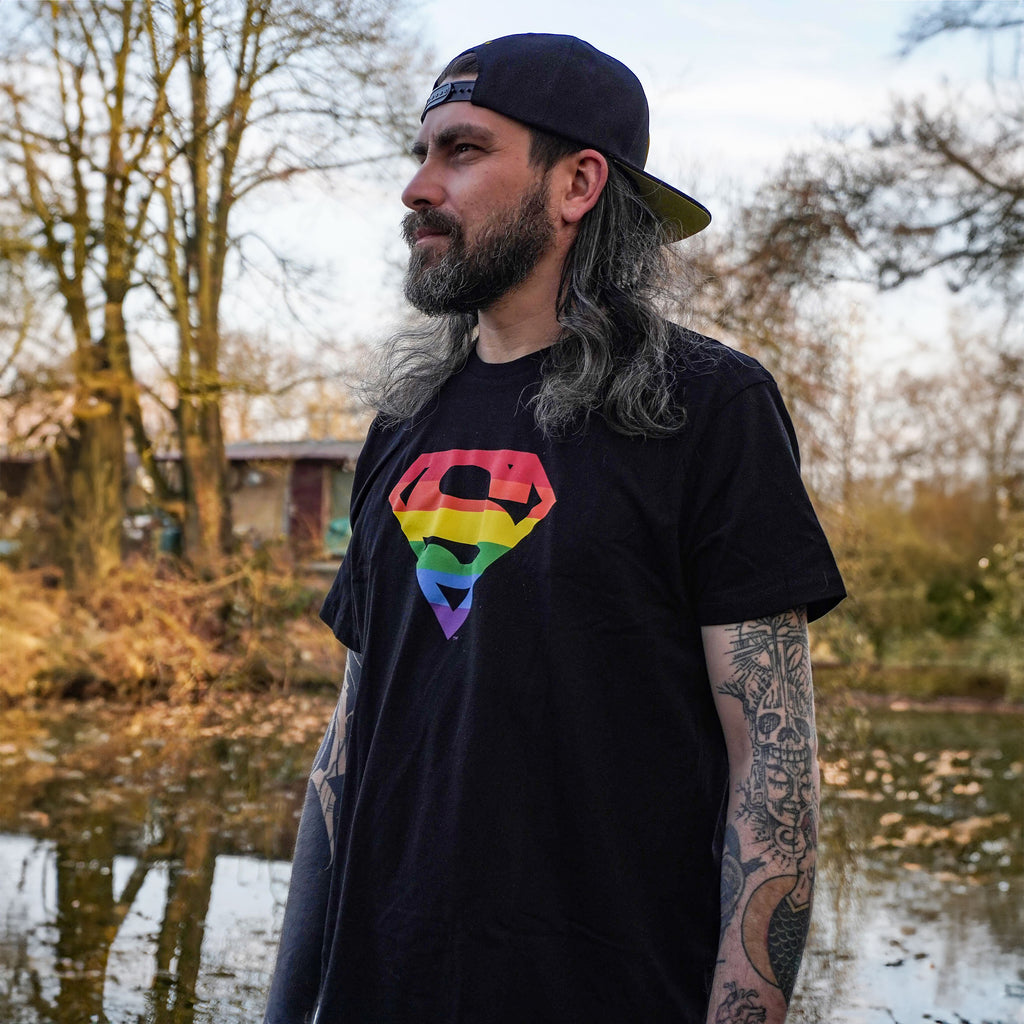 Zdjęcie produktu Superman - T-shirt z logo Pride, czarne