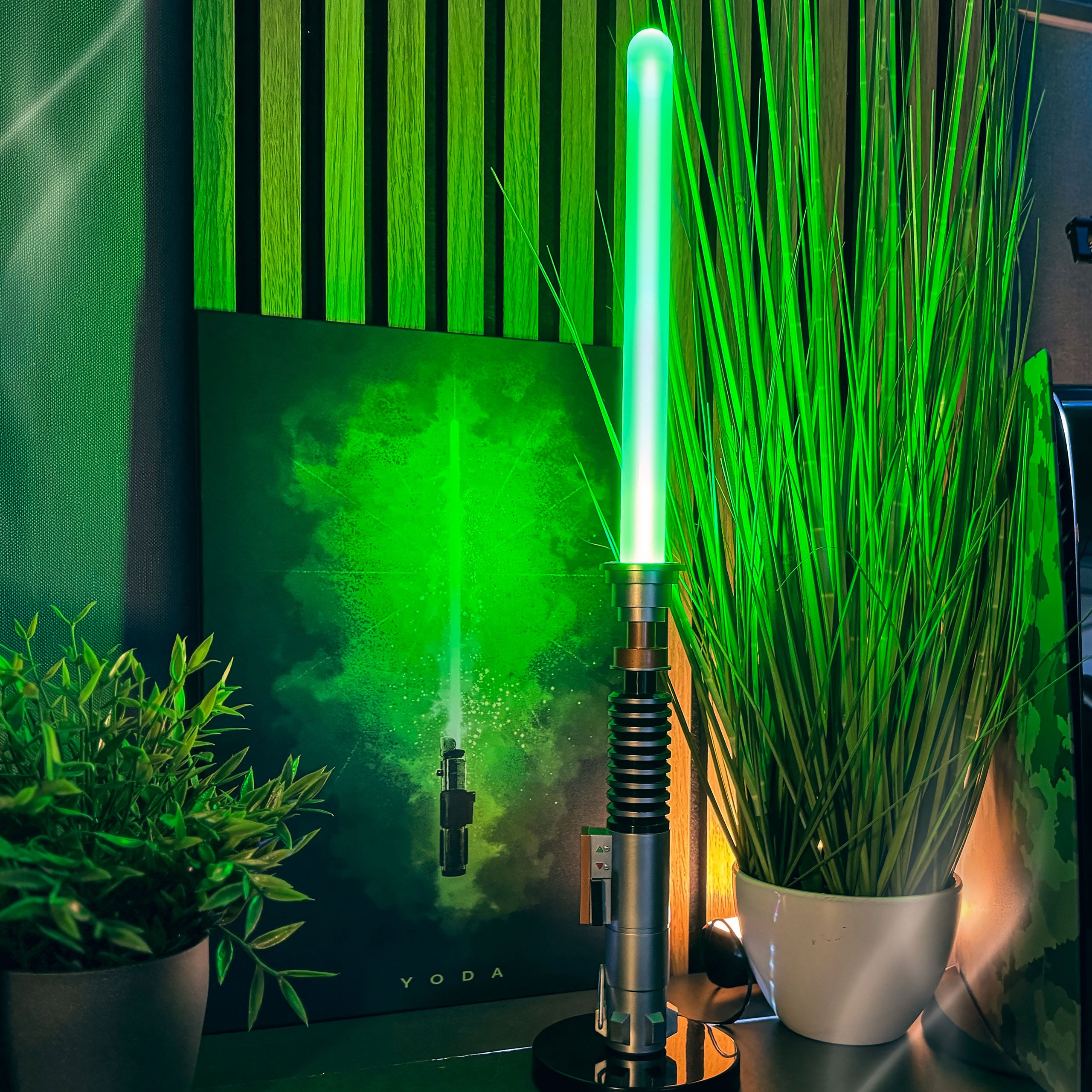 Zdjęcie produktu Star Wars - Lampa stołowa w kształcie miecza świetlnego Luke’a Skywalkera